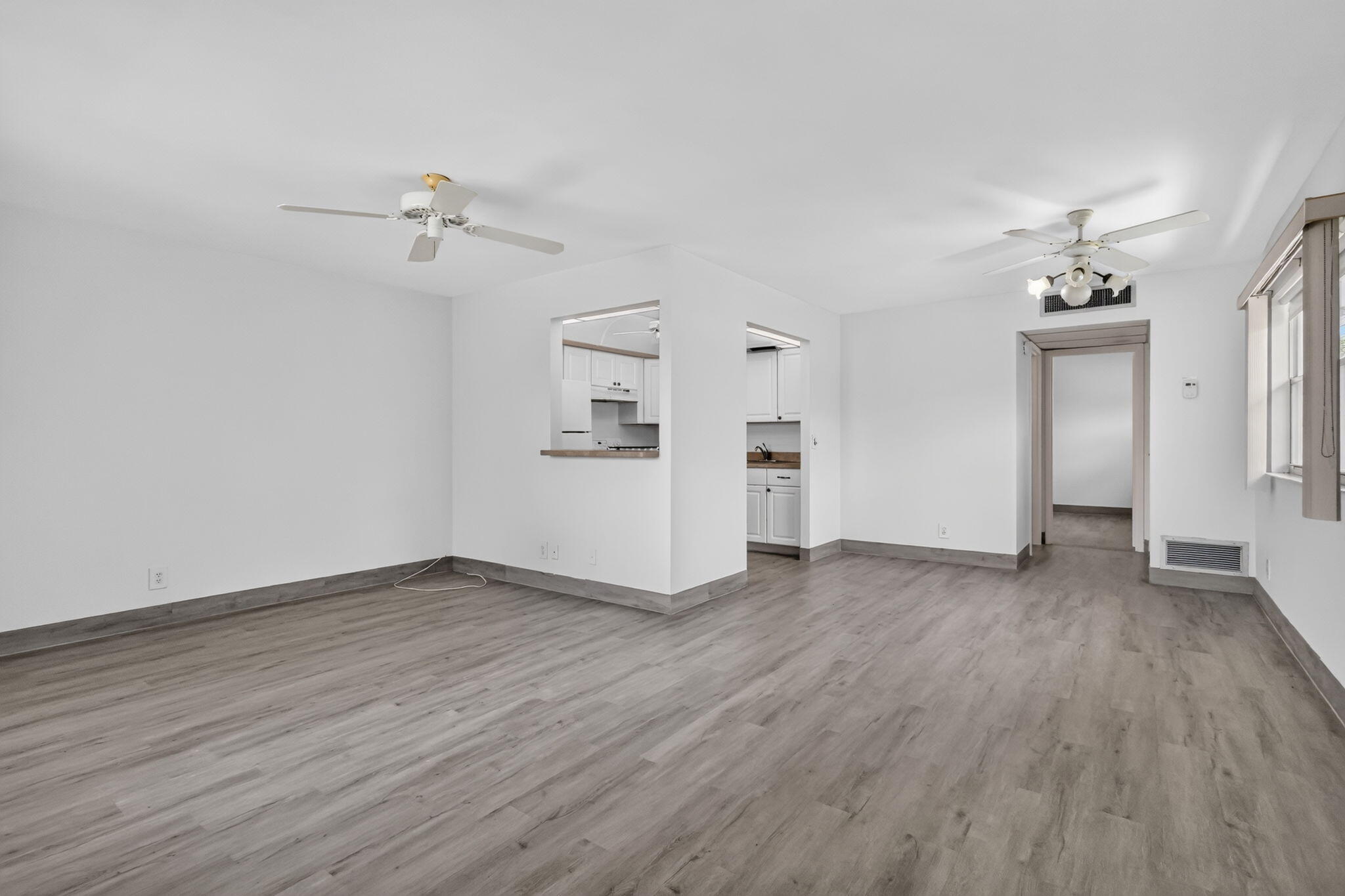 654 Saxony N Property Photo 1