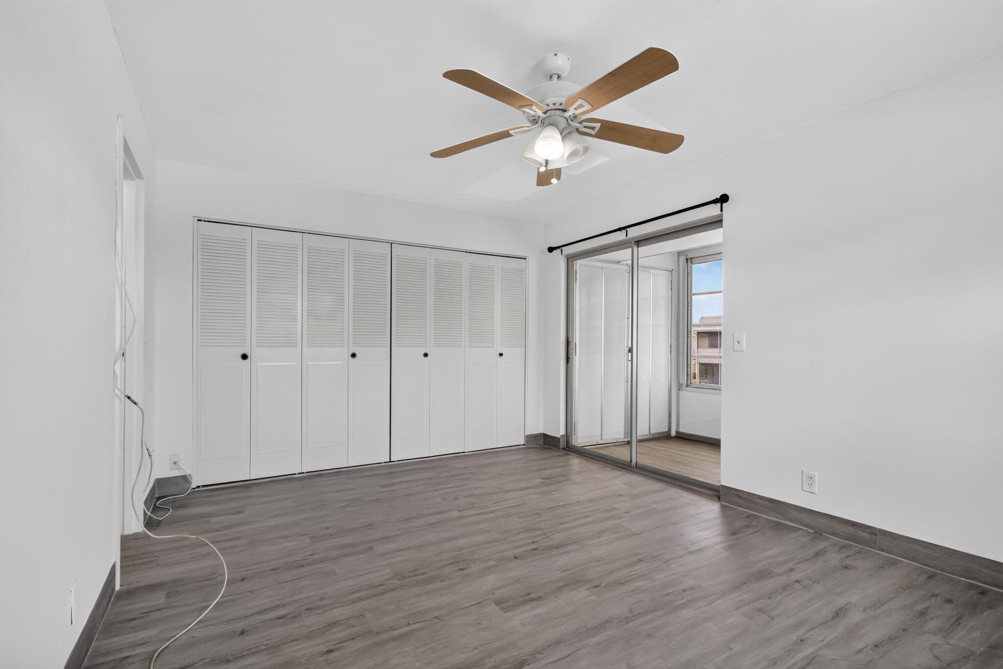 654 Saxony N Property Photo 10