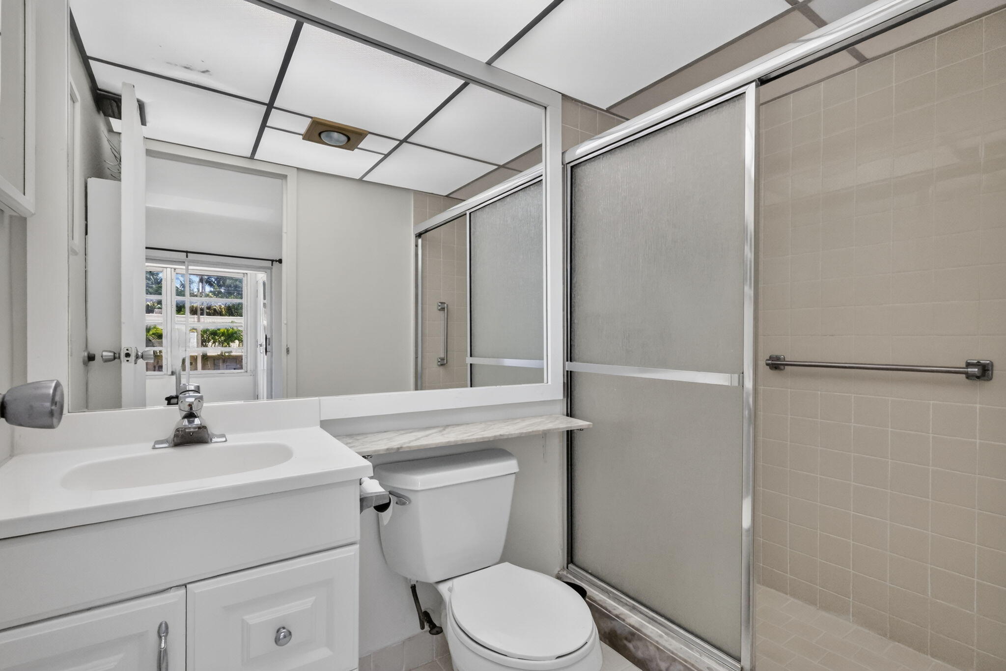 654 Saxony N Property Photo 13