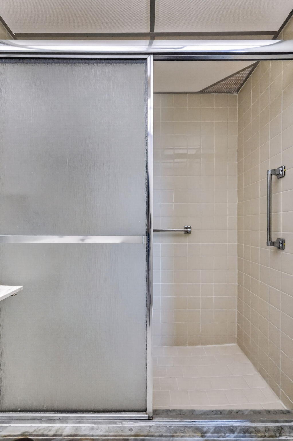 654 Saxony N Property Photo 14