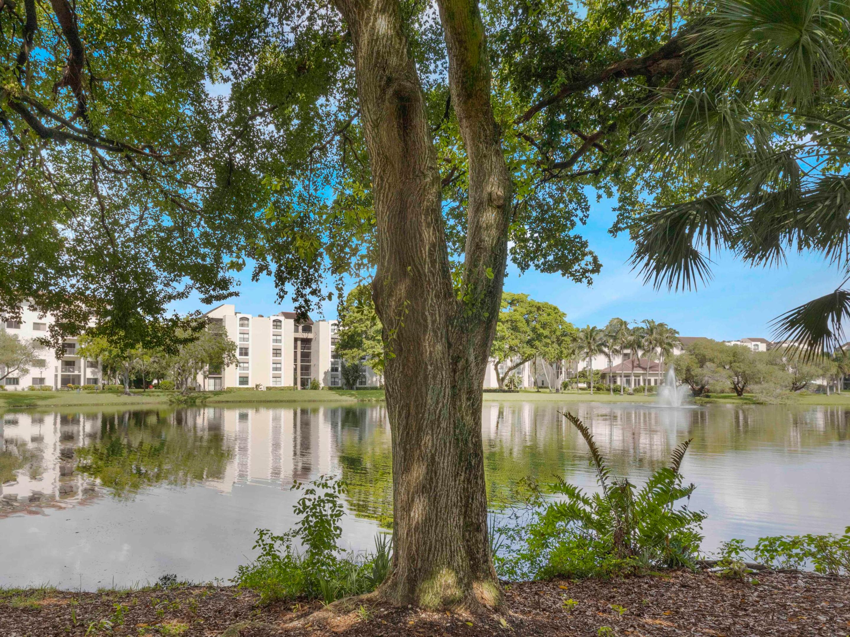 955 Egret Circle 102 Property Photo 25