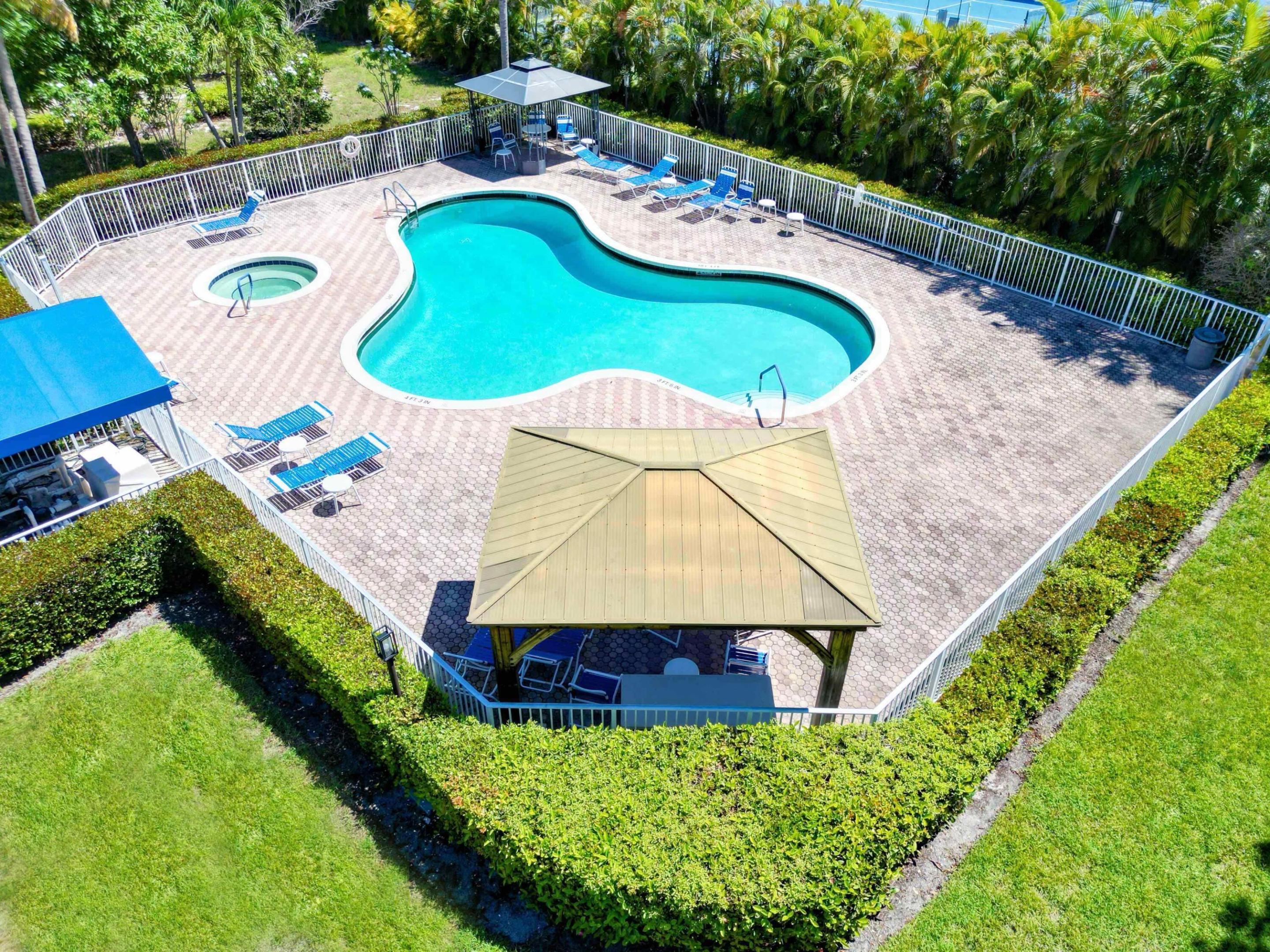 955 Egret Circle 102 Property Photo 32