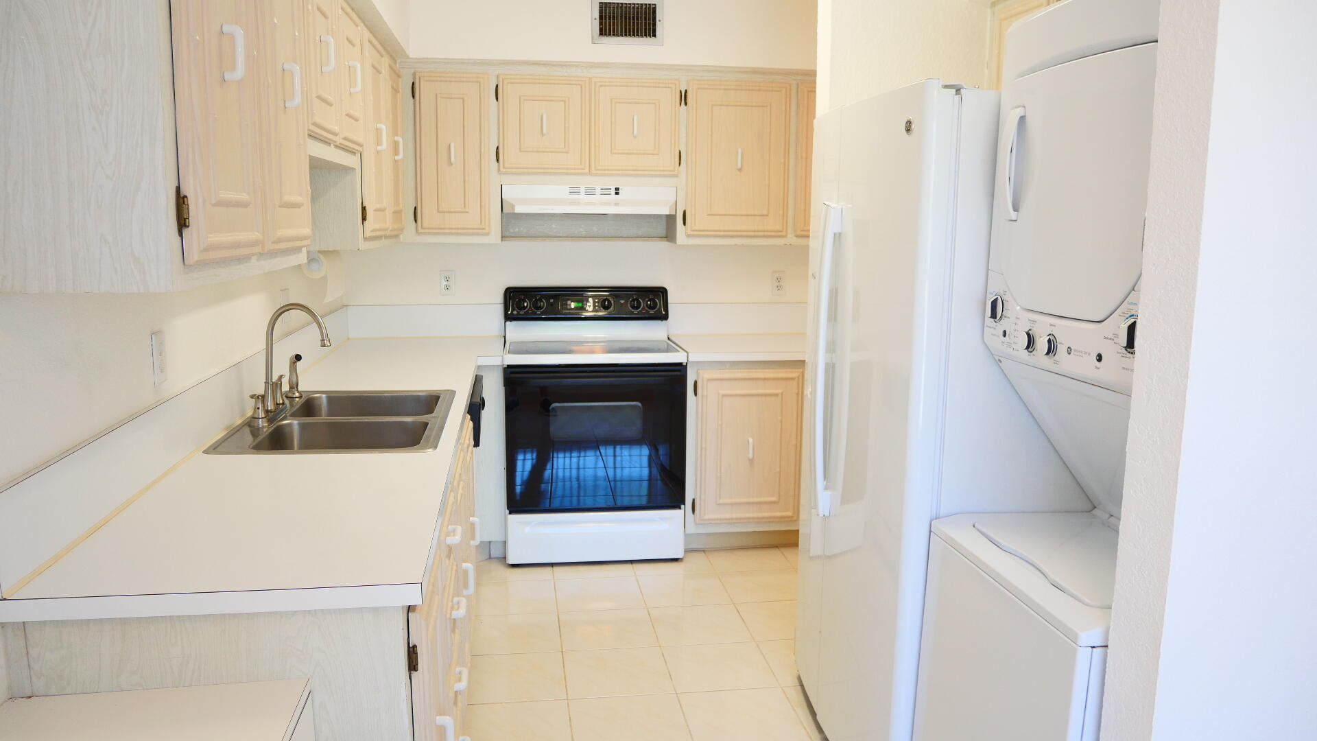 13638 Via Flora D Property Photo 4