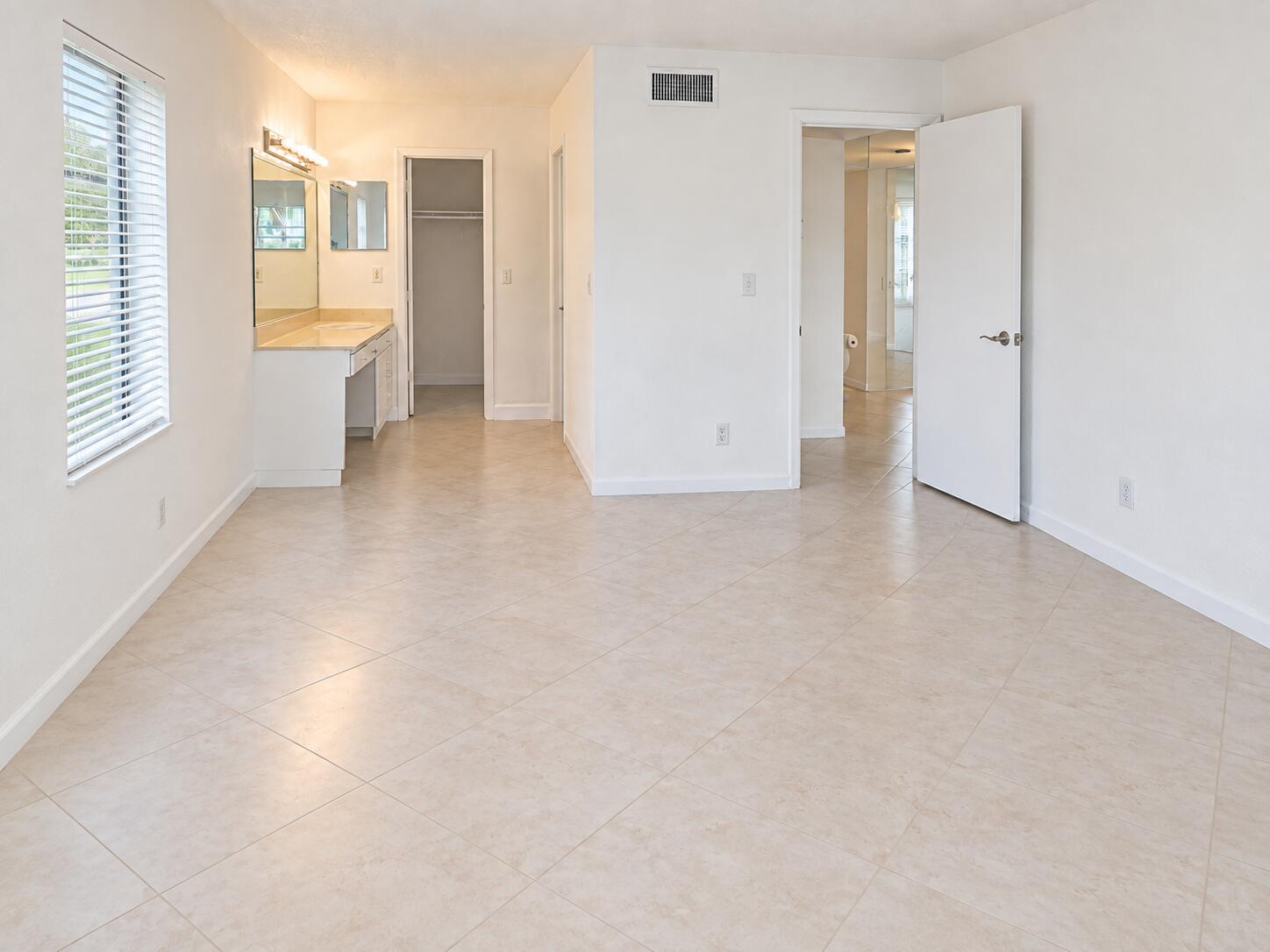 13638 Via Flora D Property Photo 12