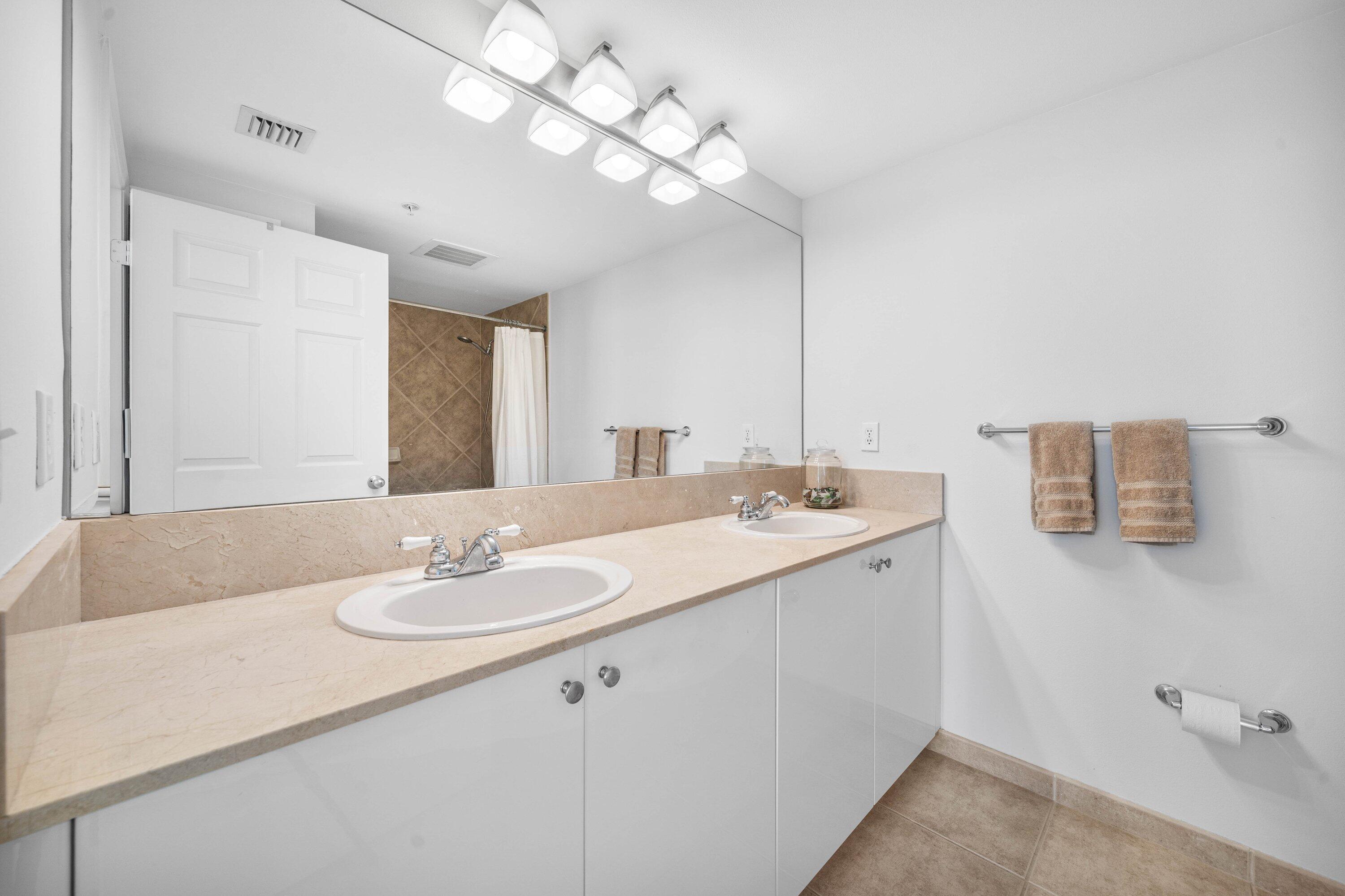 625 Casa Loma Boulevard 1408 Property Photo 22