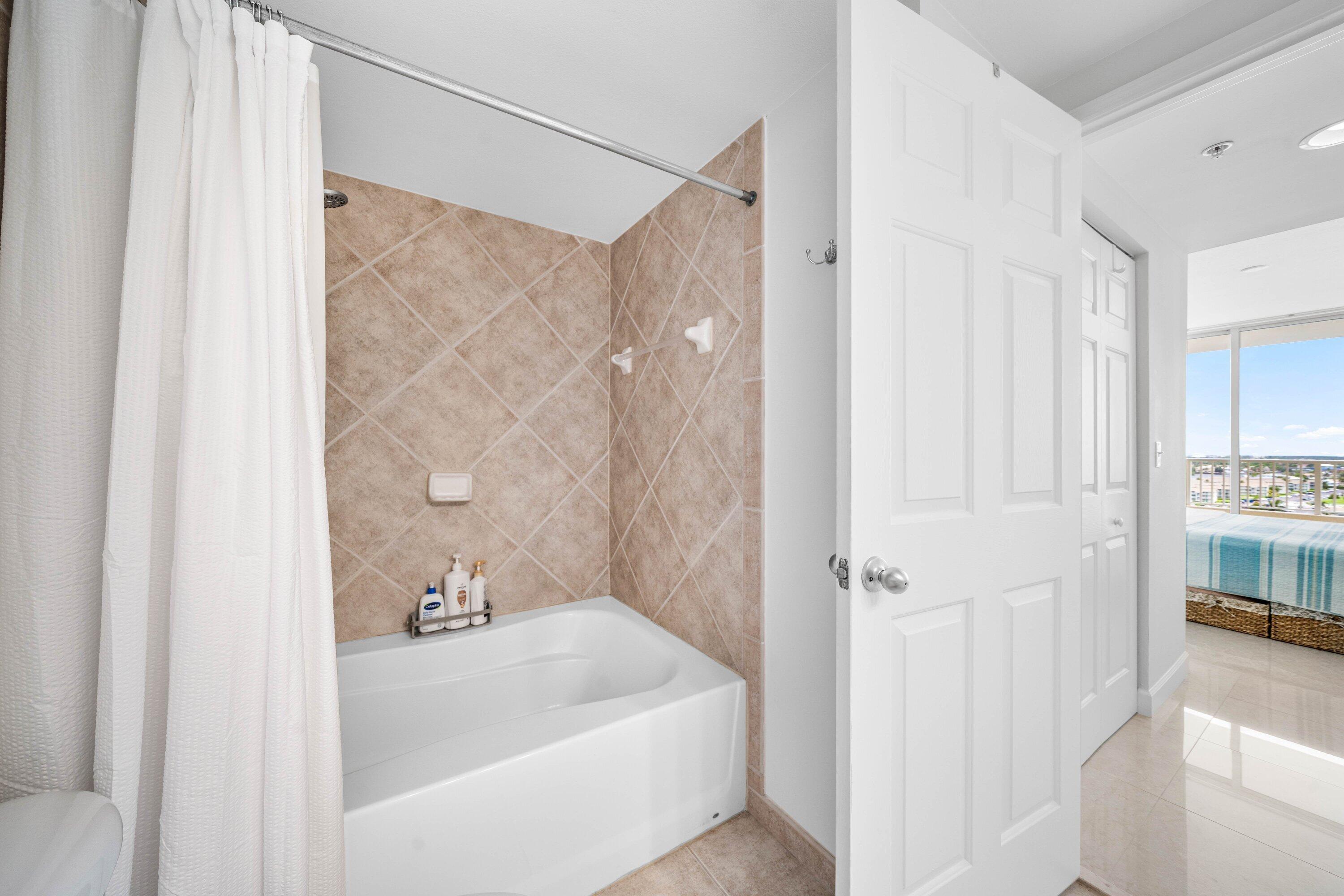 625 Casa Loma Boulevard 1408 Property Photo 23