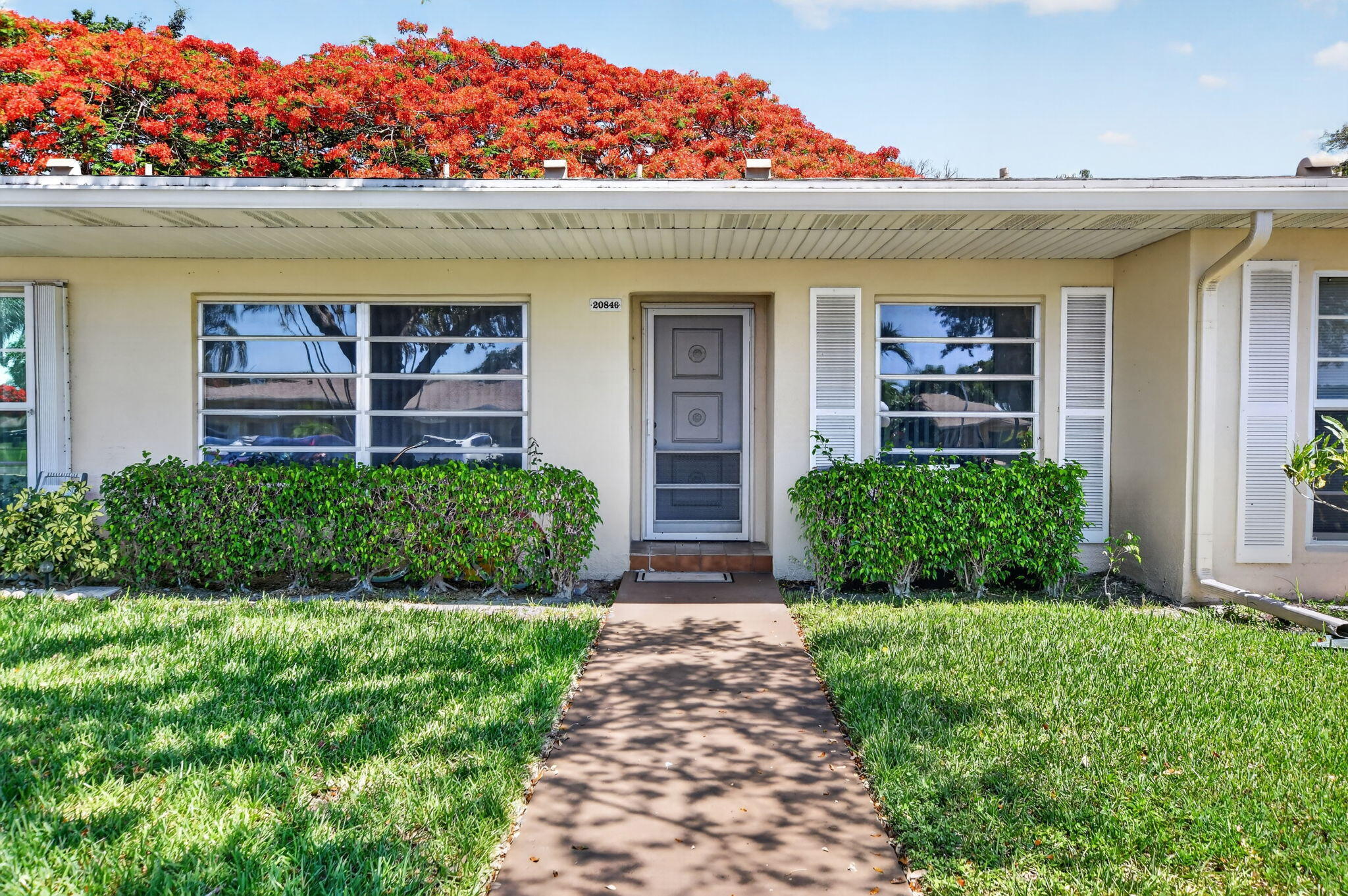 20846 Vinesta Circle Property Photo 1