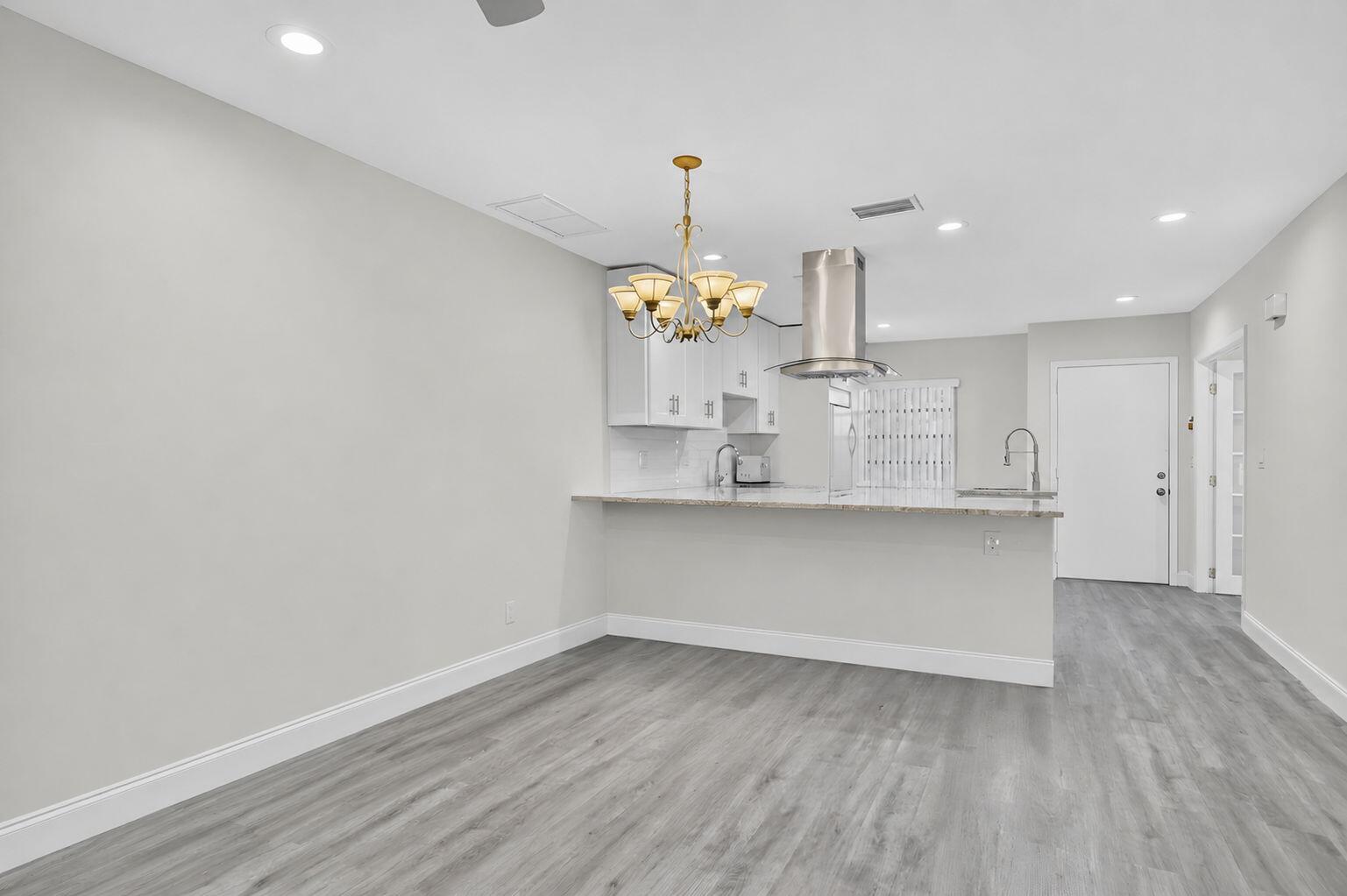 20846 Vinesta Circle Property Photo 9