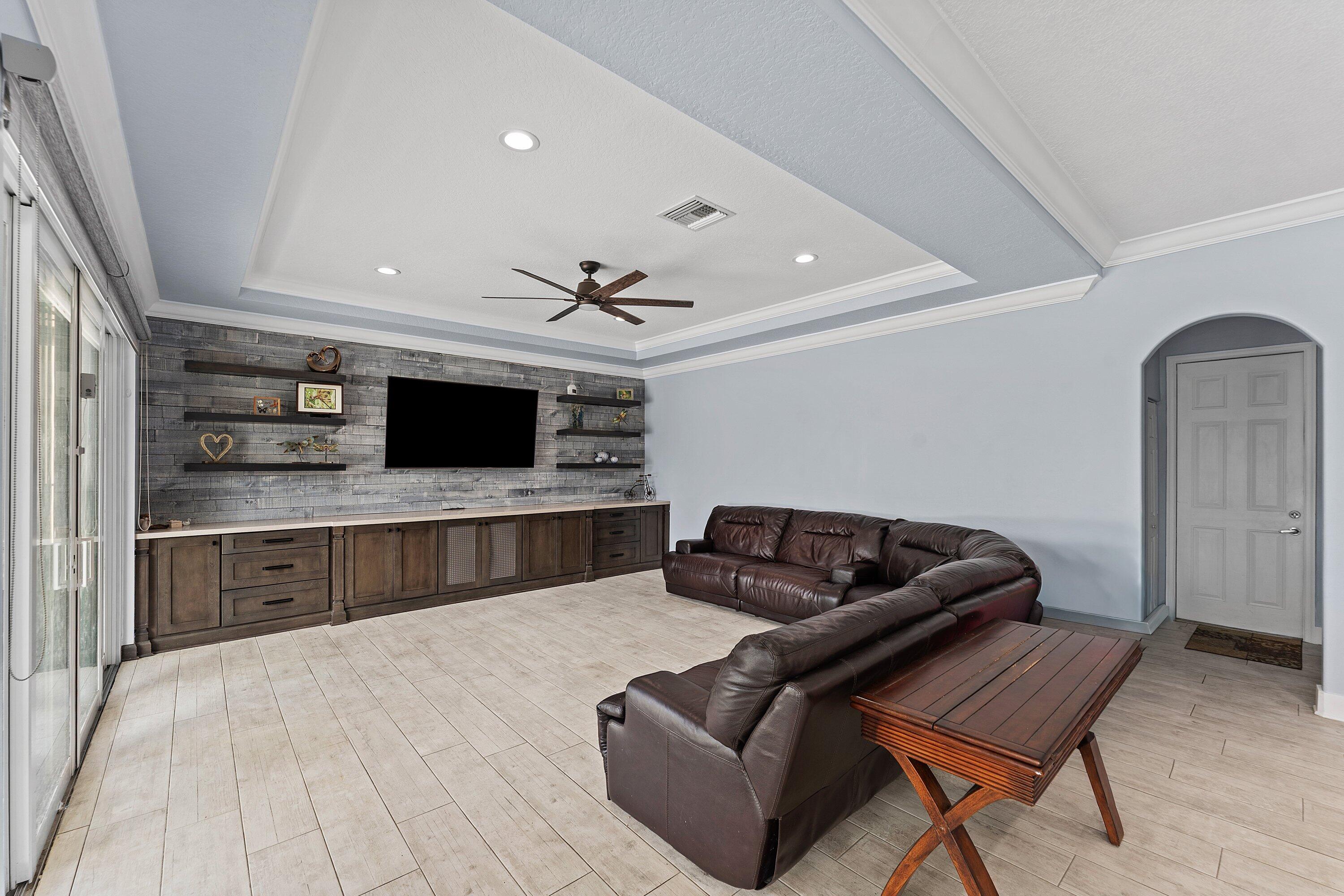 9173 Oak Alley Drive Property Photo 24