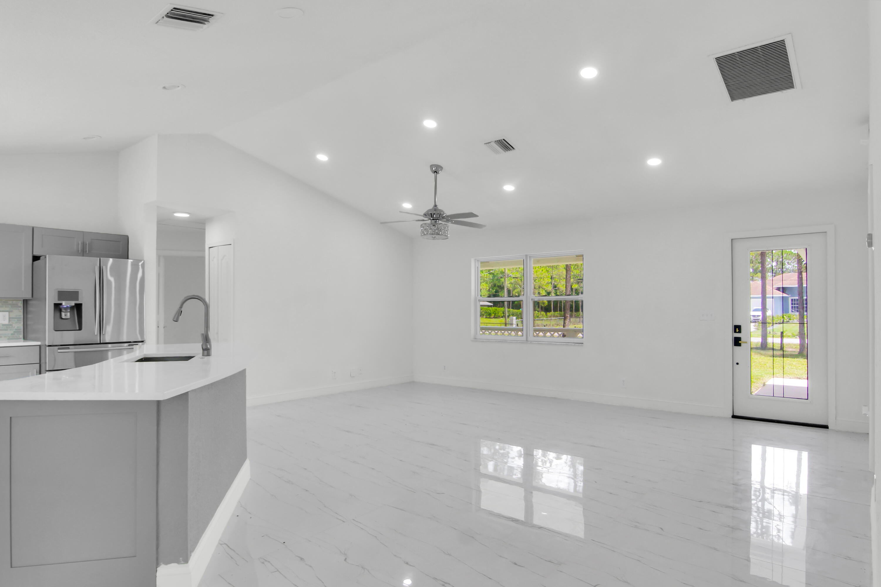 14817 97th Road N Property Photo 5