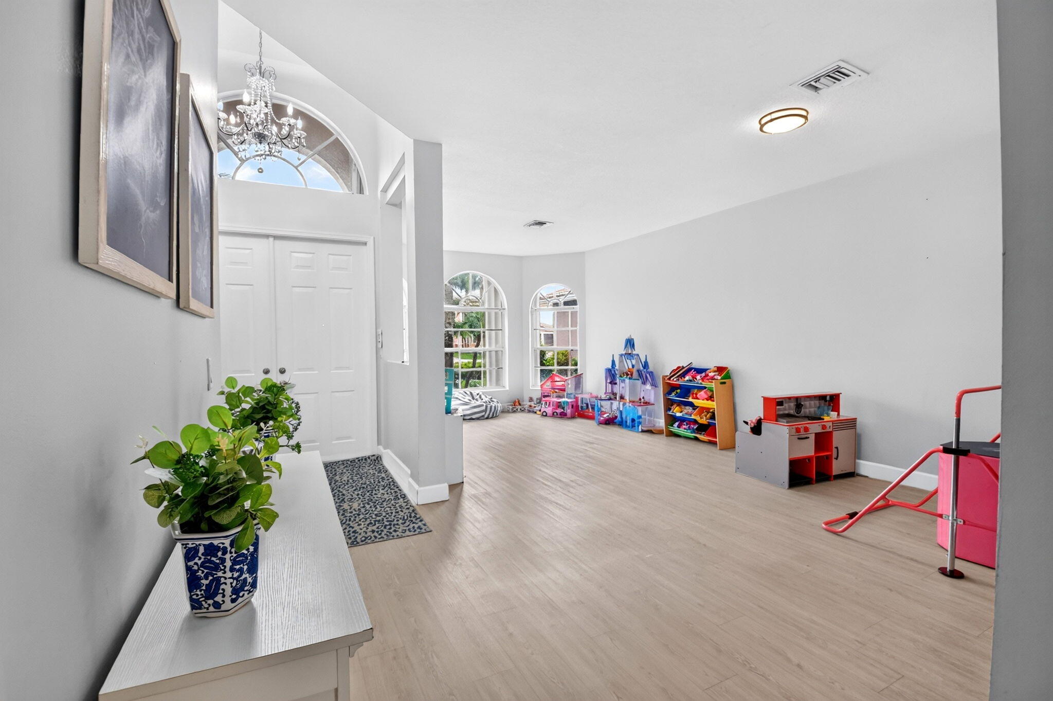8049 Via Bolzano Property Photo 6