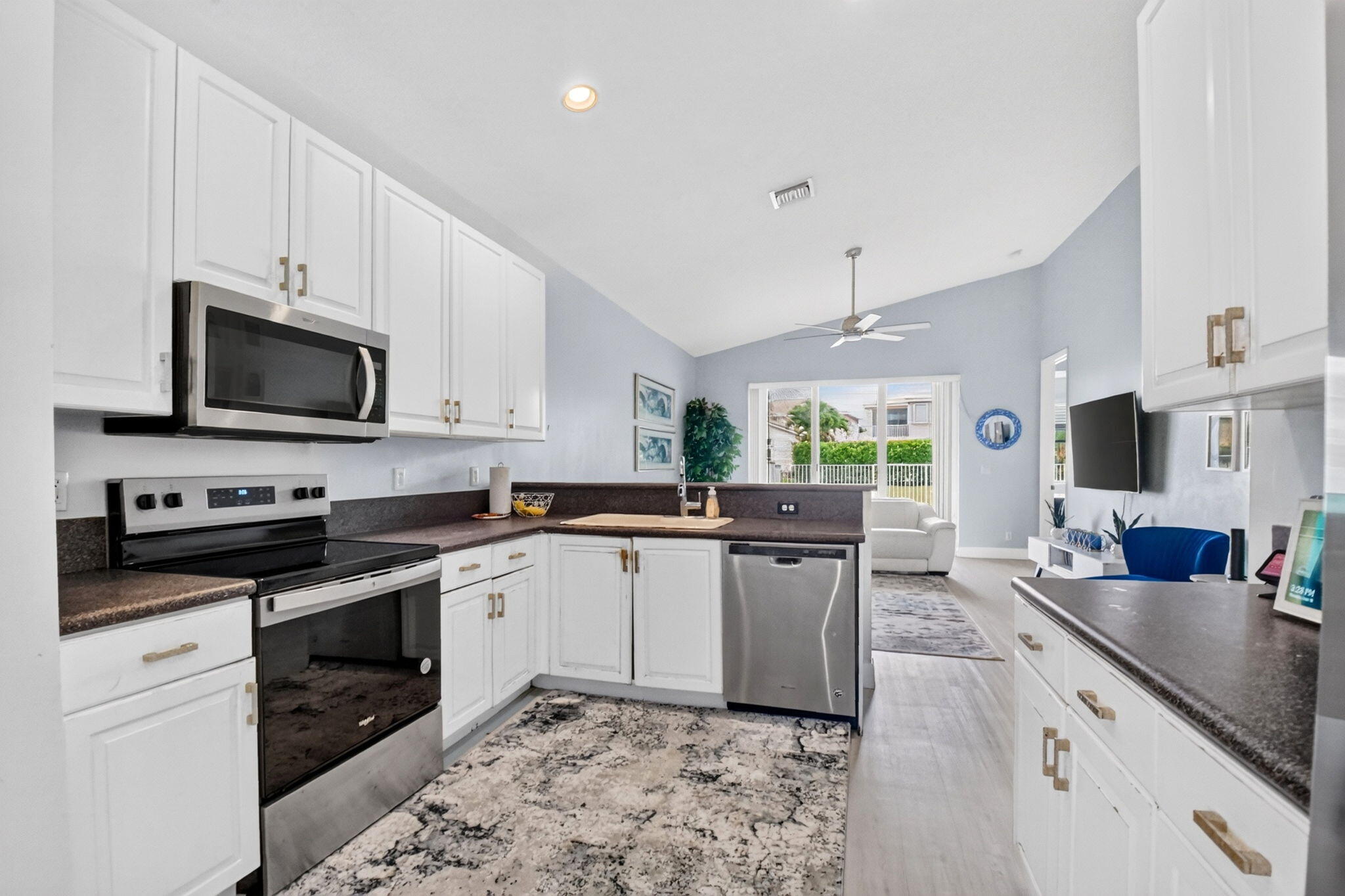 8049 Via Bolzano Property Photo 11