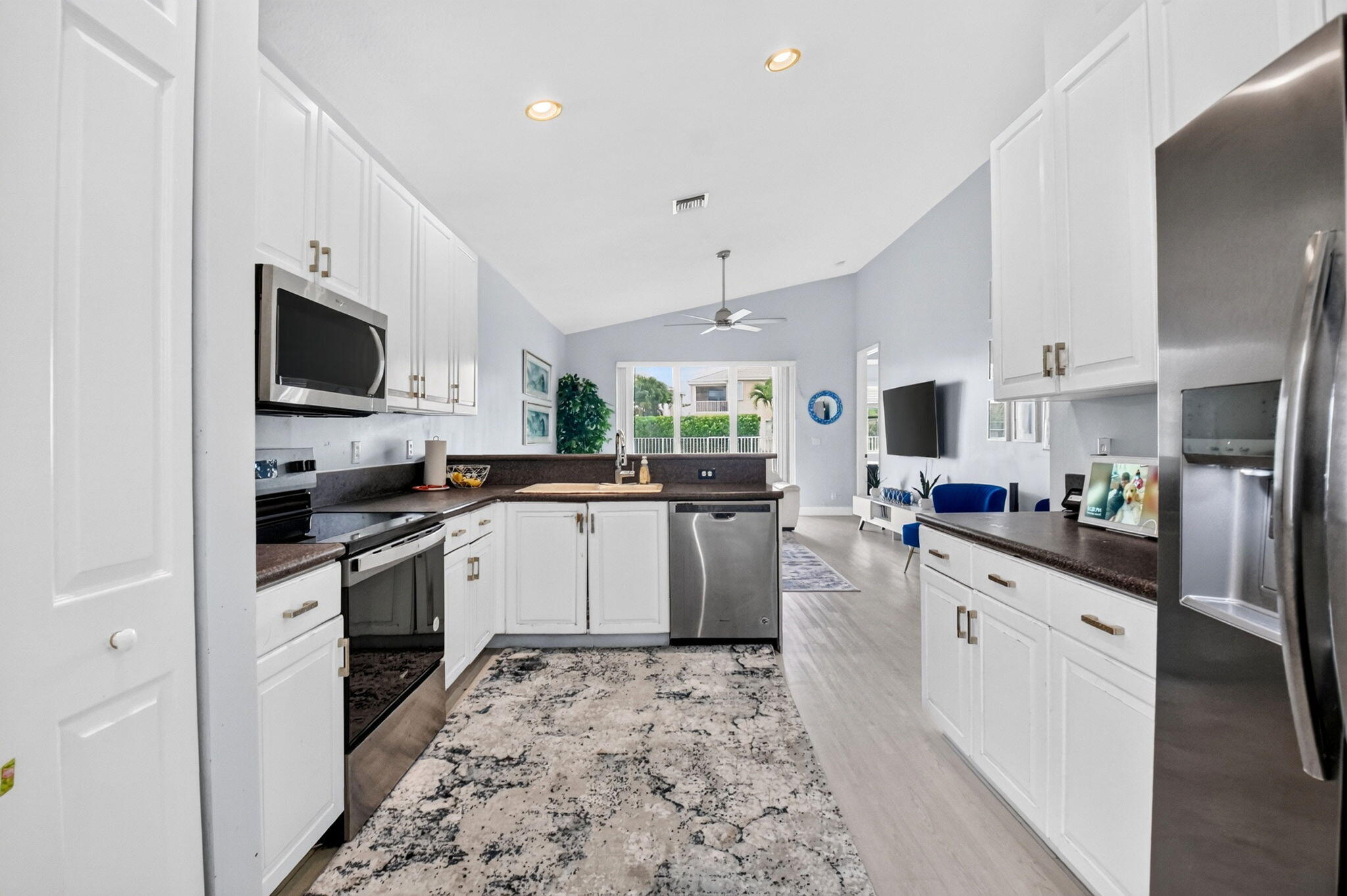 8049 Via Bolzano Property Photo 13