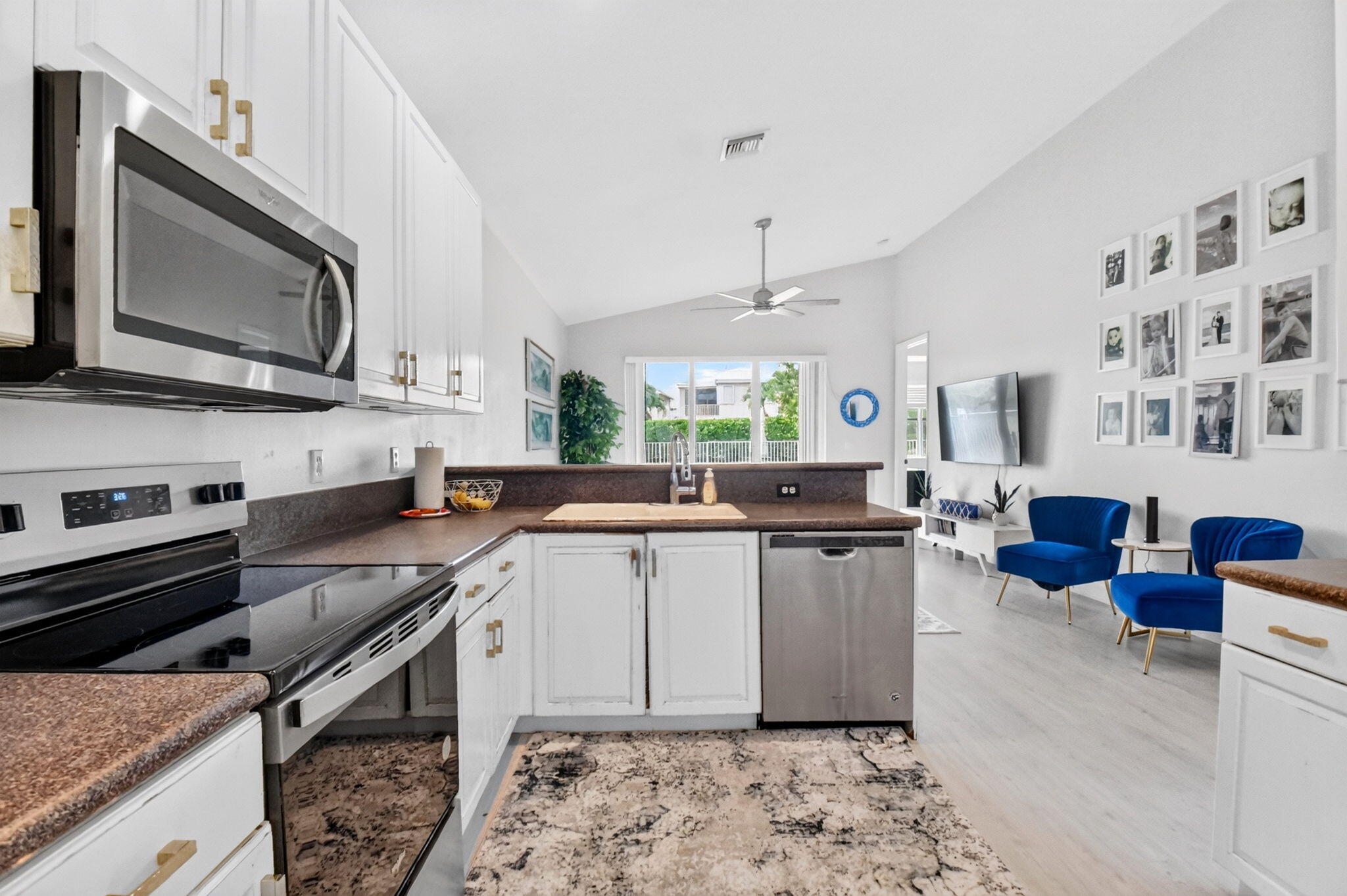8049 Via Bolzano Property Photo 14