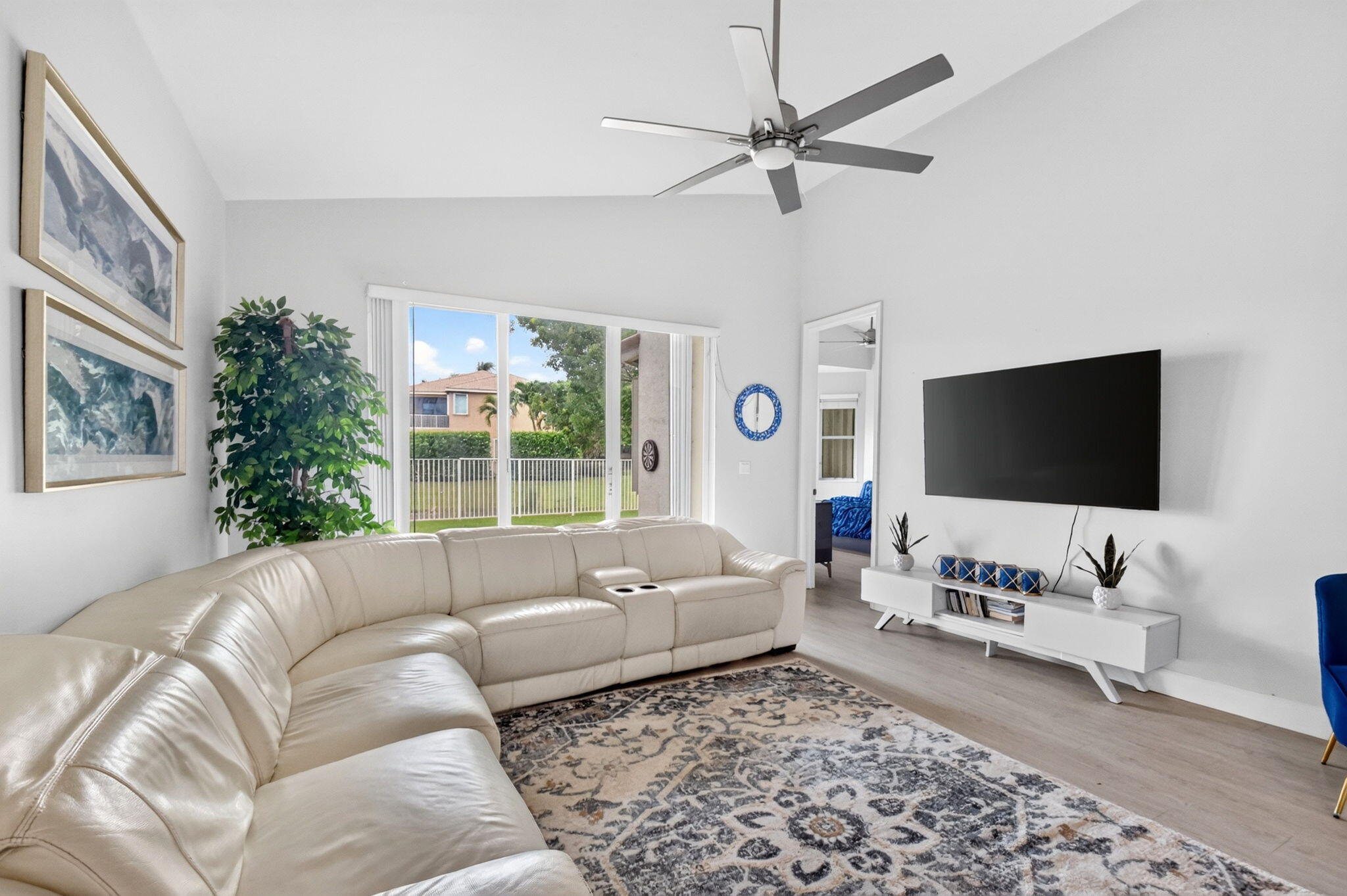 8049 Via Bolzano Property Photo 18