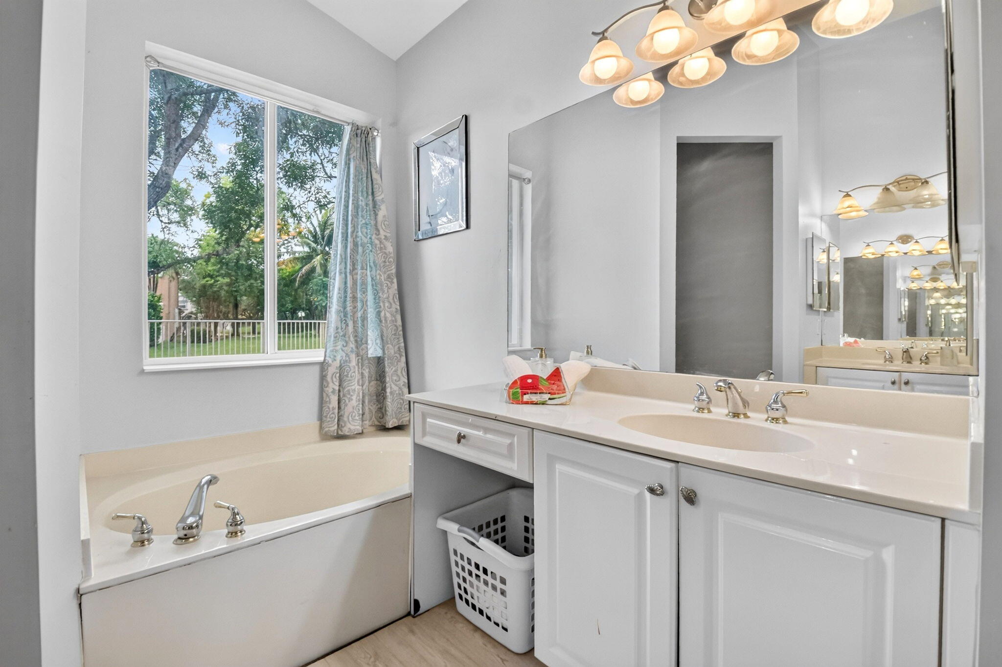8049 Via Bolzano Property Photo 32