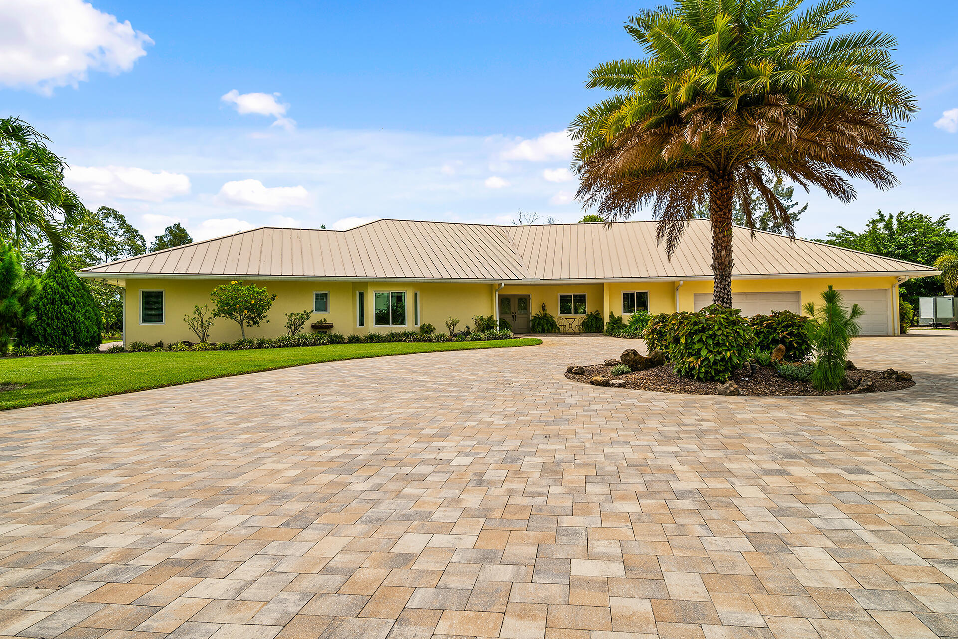 6624 Dillman Road Property Photo 13