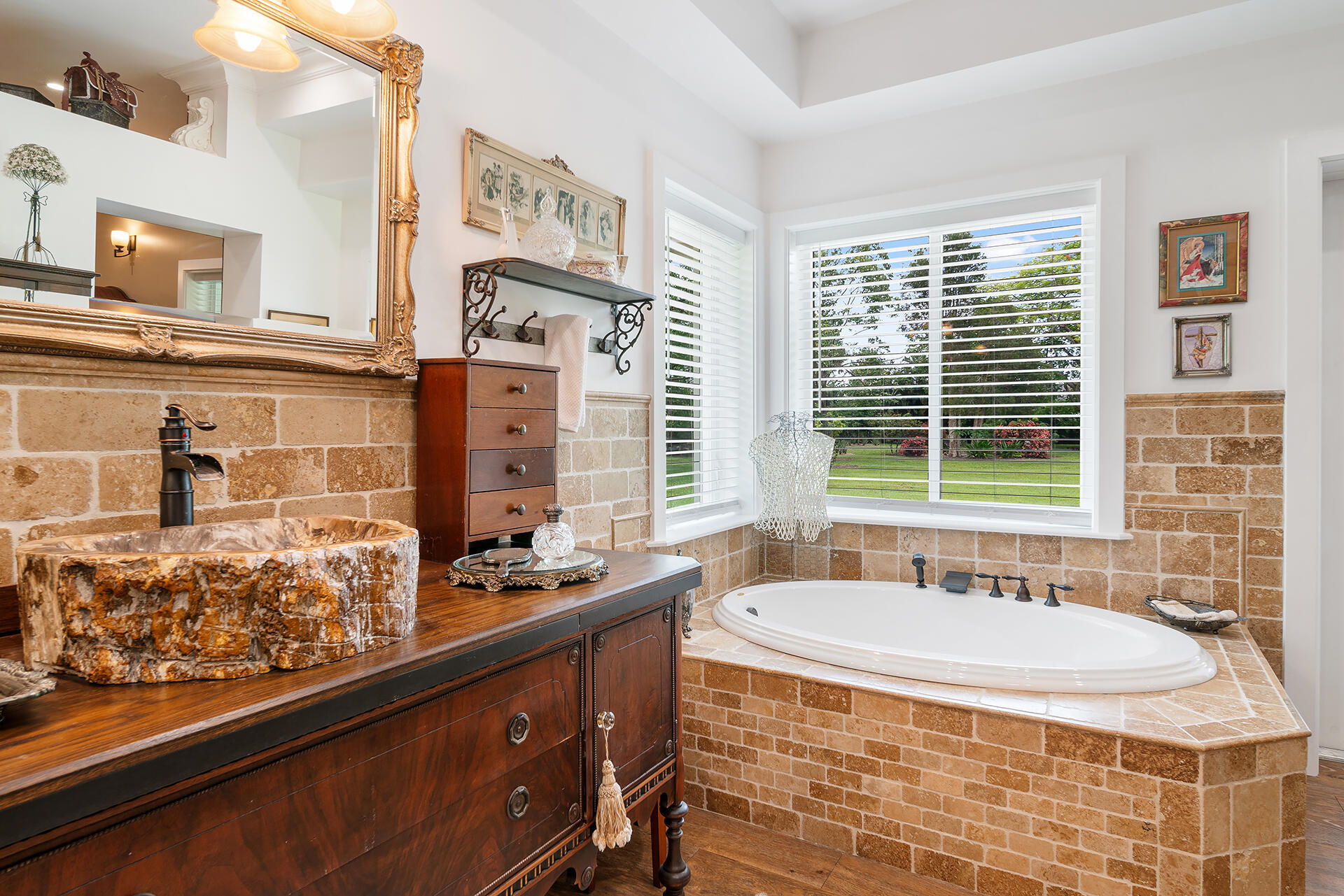 6624 Dillman Road Property Photo 32