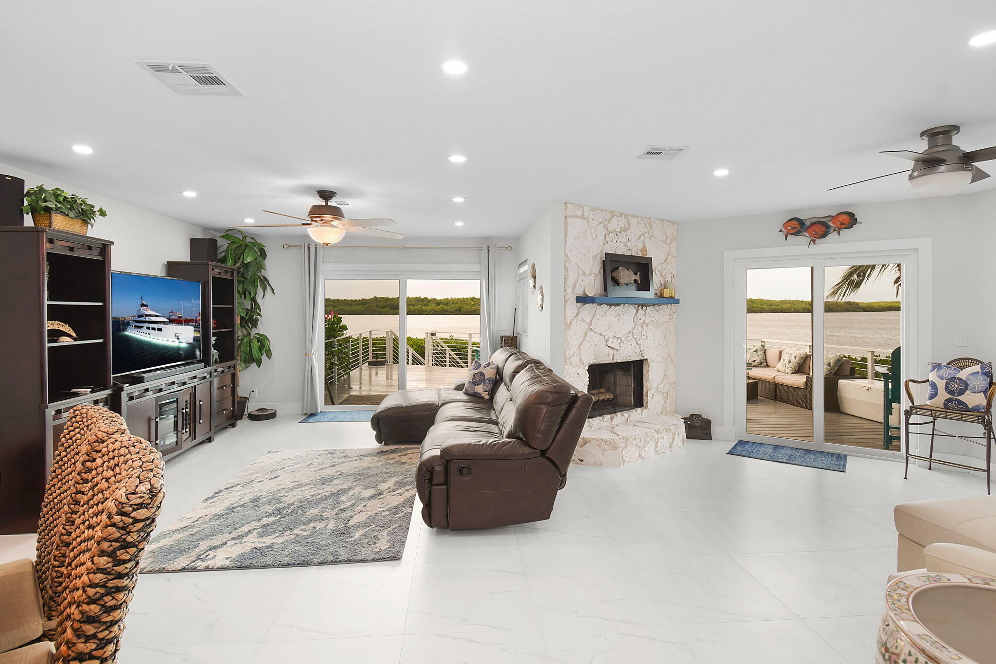 2408 Harbour Cove Drive Property Photo 28