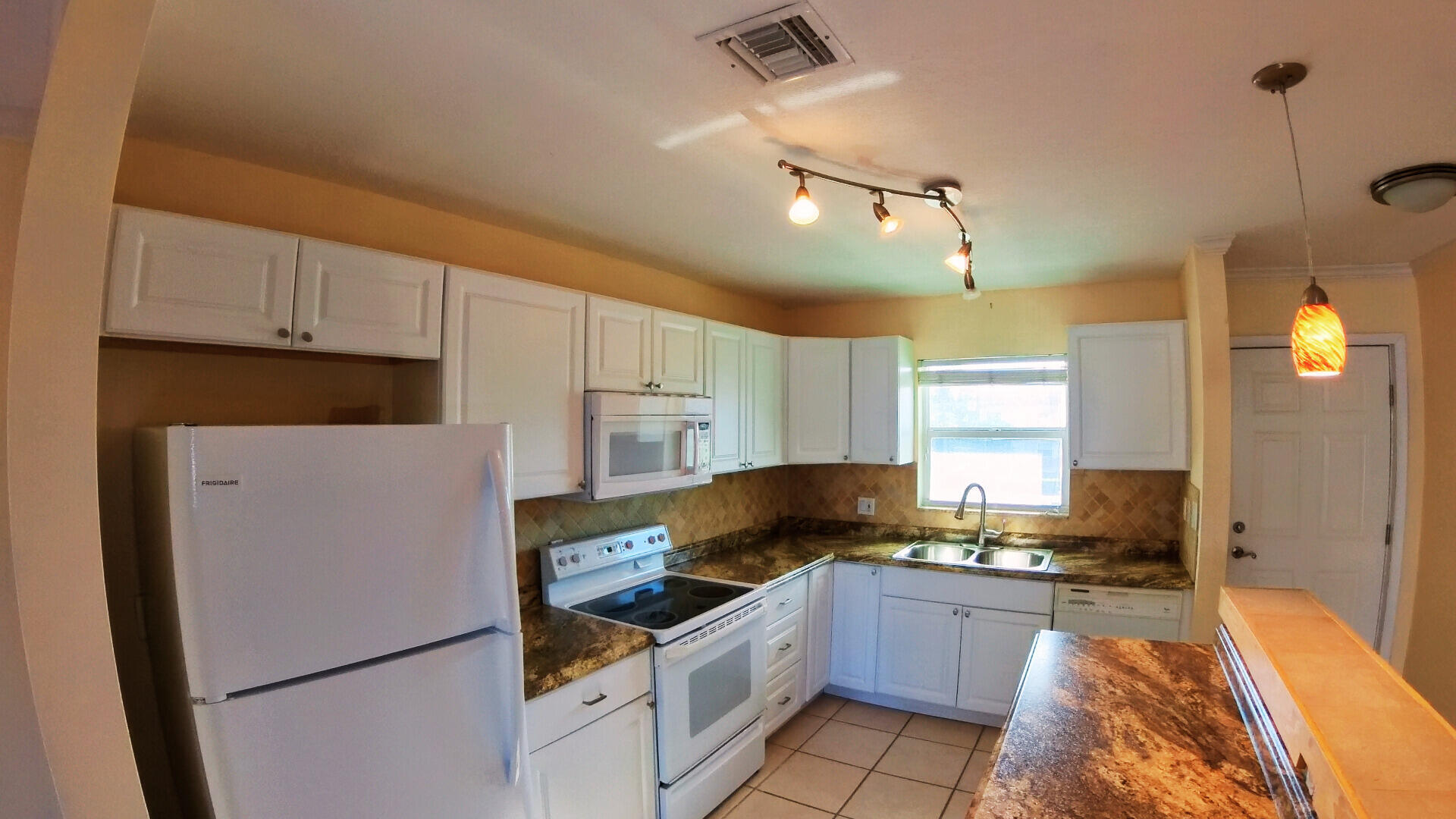 236 Castlewood Drive 202 Property Photo 5