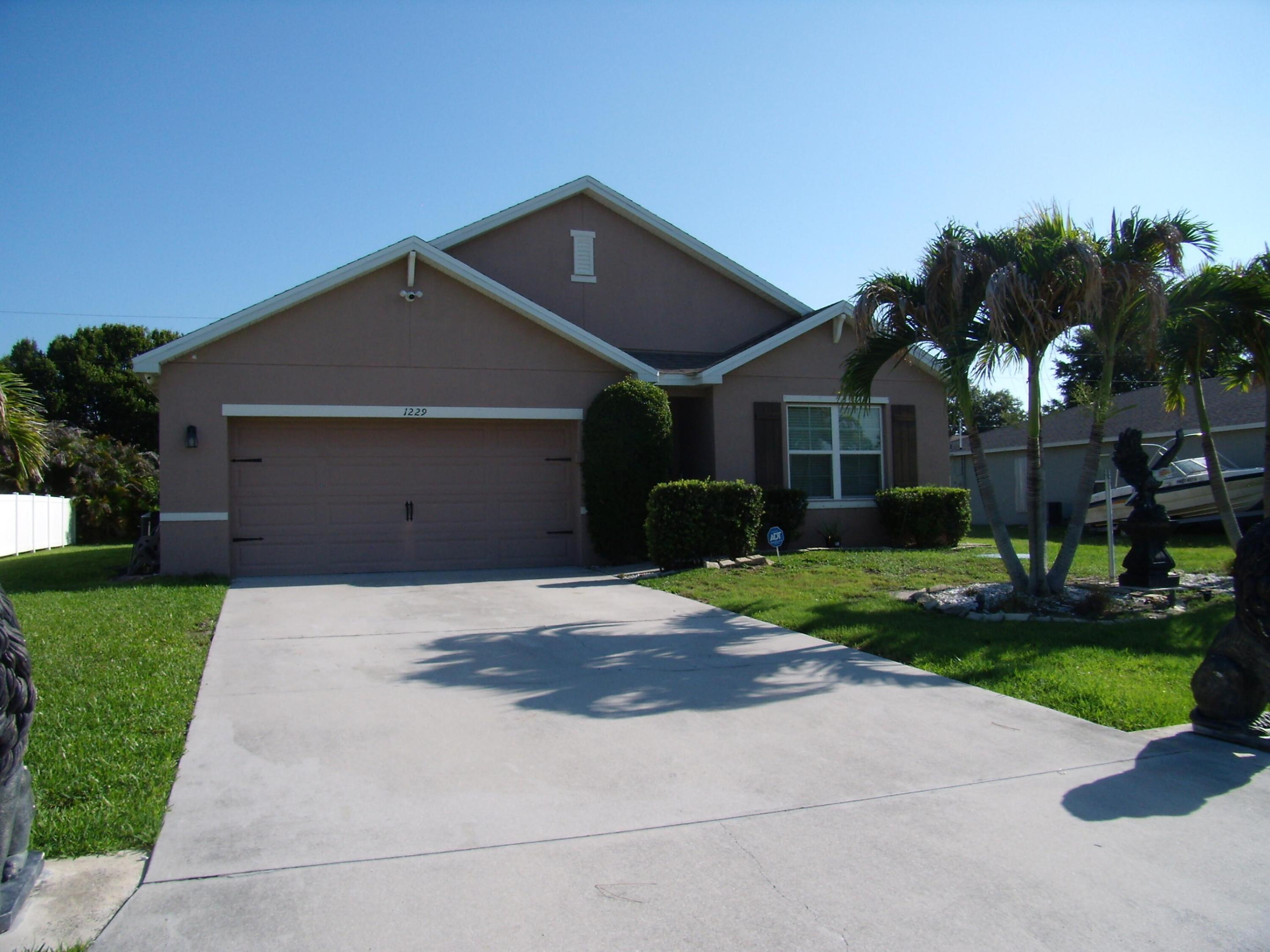 1229 Sw Albenga Avenue Property Photo 1