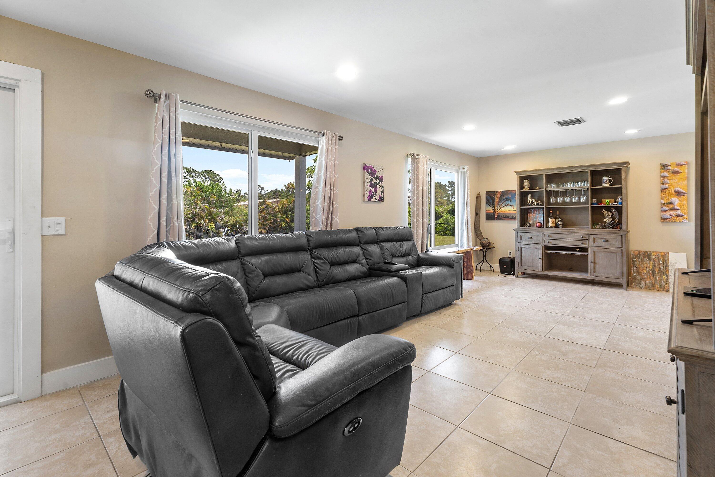 12944 68th Street N Property Photo 5