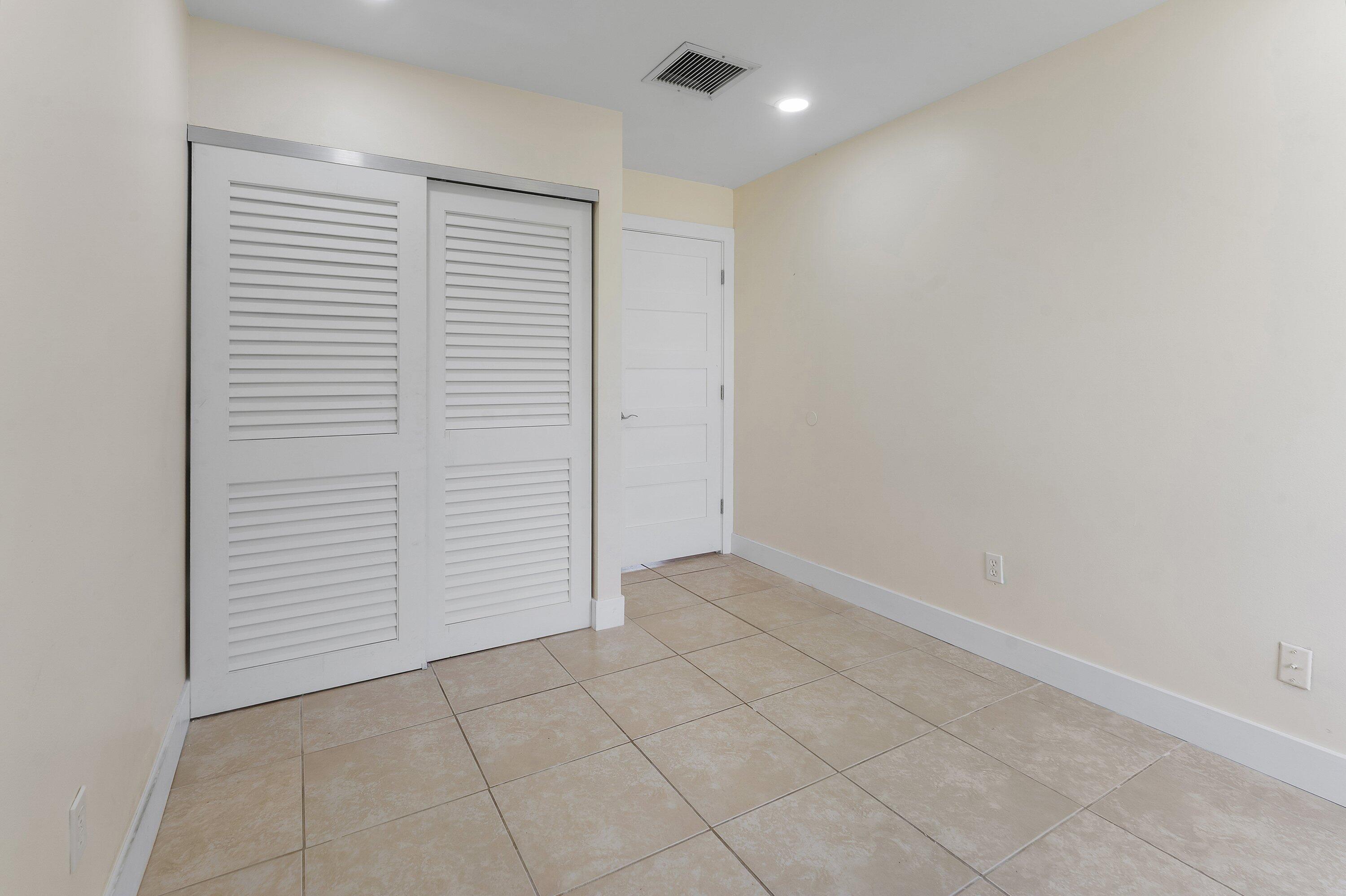 12944 68th Street N Property Photo 16