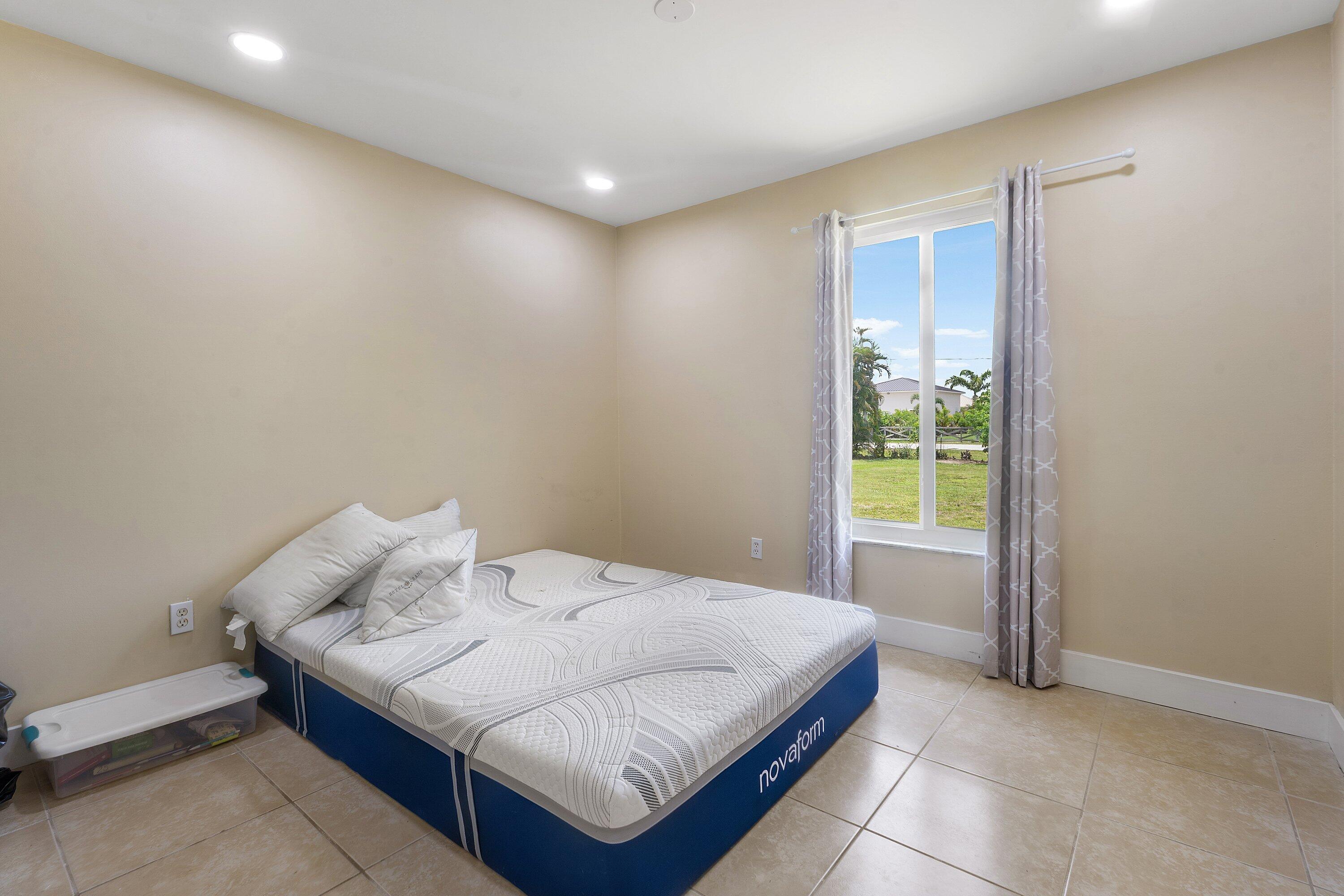12944 68th Street N Property Photo 18