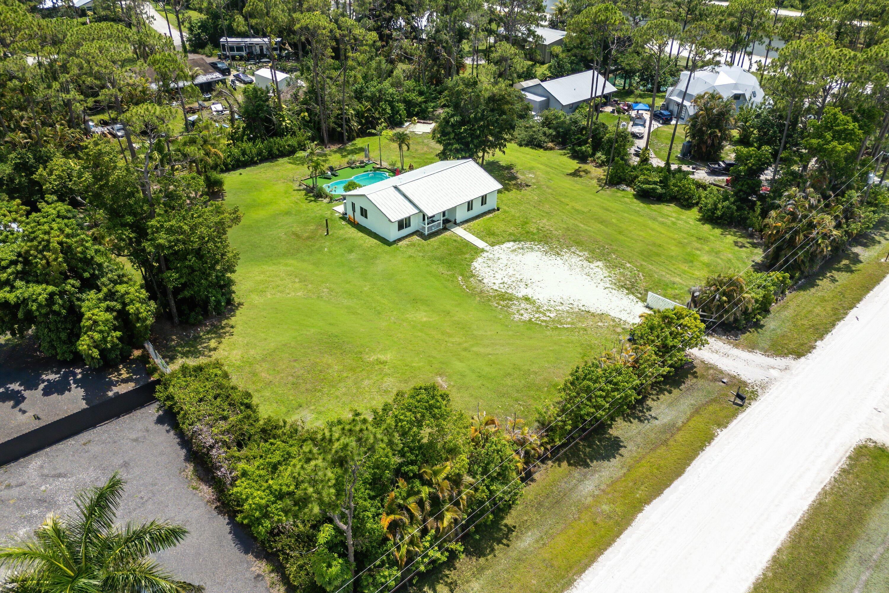 12944 68th Street N Property Photo 29