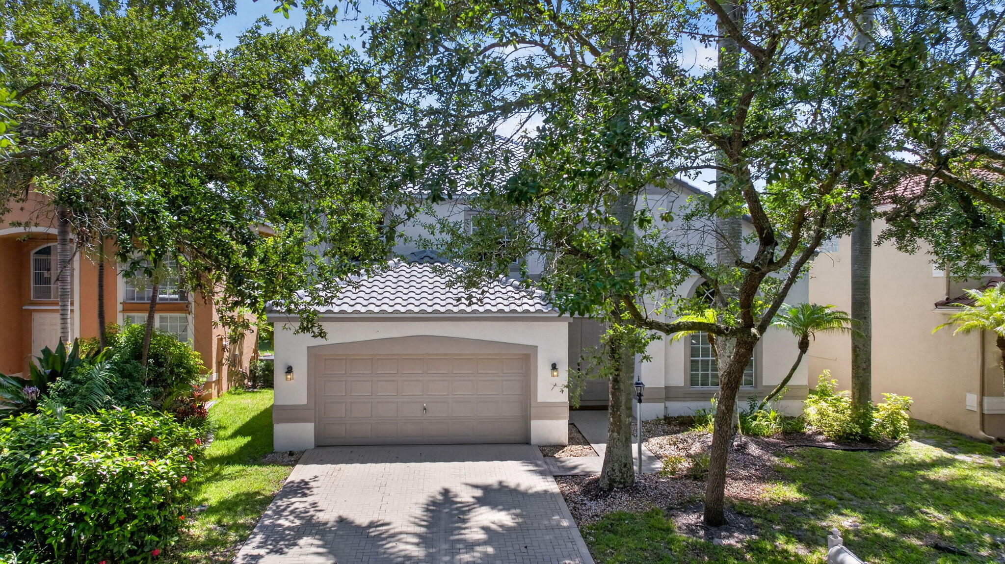 6702 NW 80th Manor