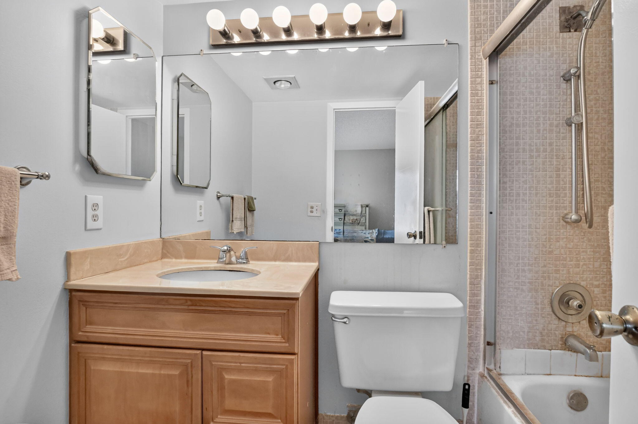 3090 Wolverton E Property Photo 15