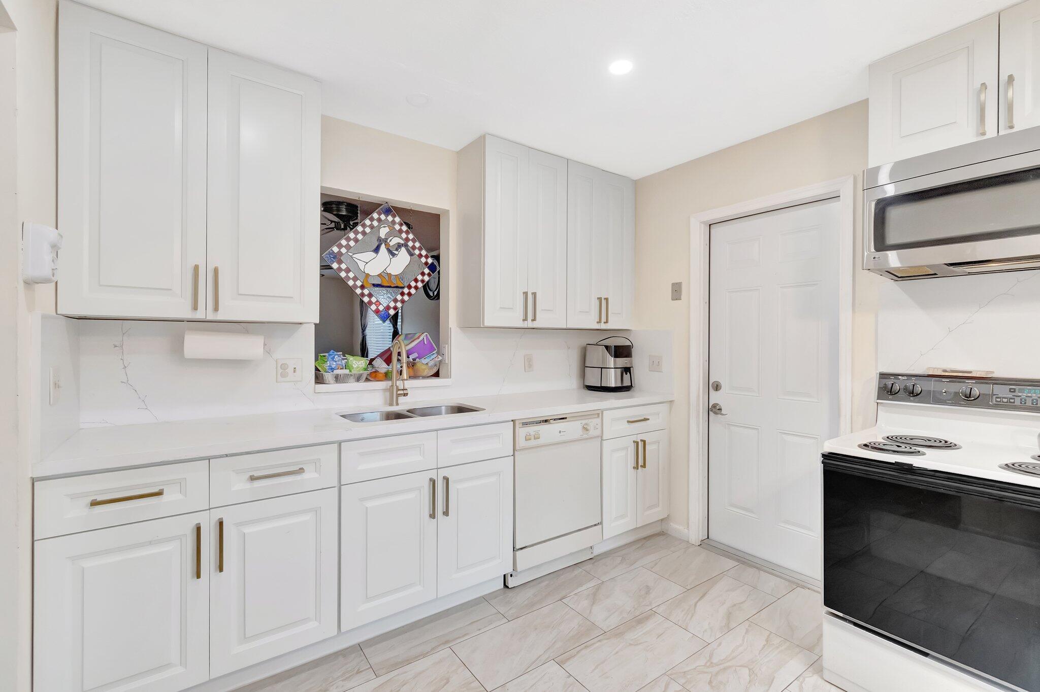 14882 Wildflower Lane Property Photo 16
