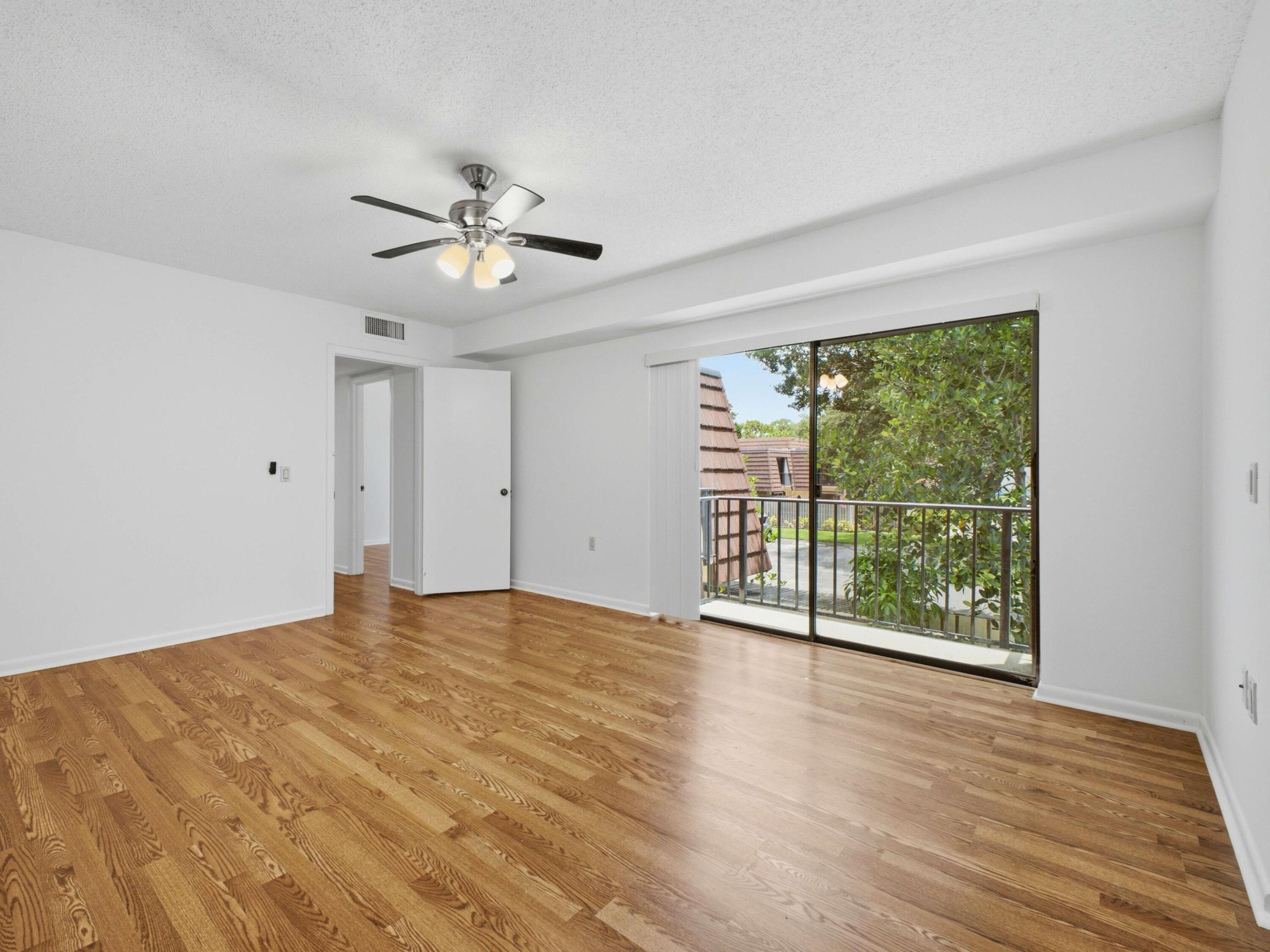 2213 22nd Lane Property Photo 3