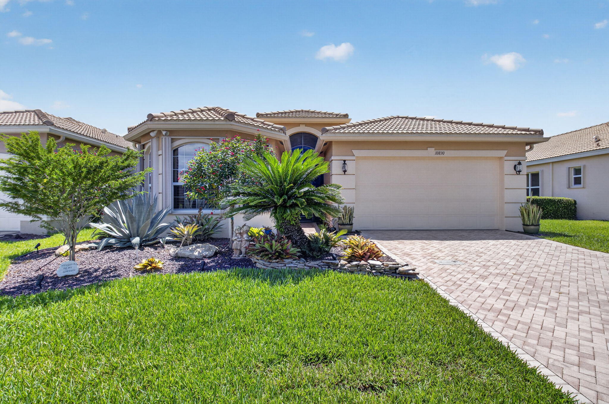 10830 Leaf Bridge Way Property Photo 1