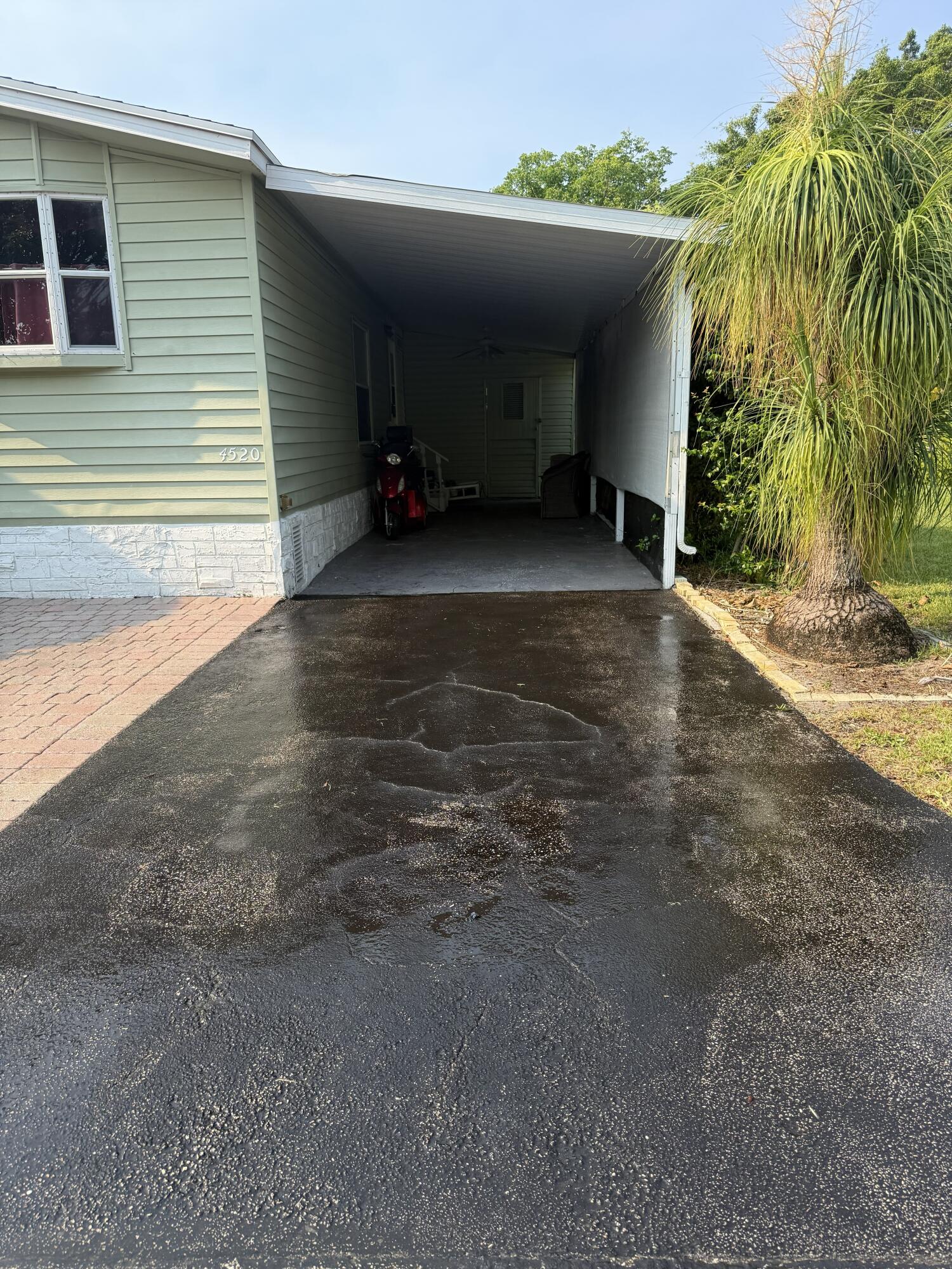 4520 Nw 68th Place Property Photo 3