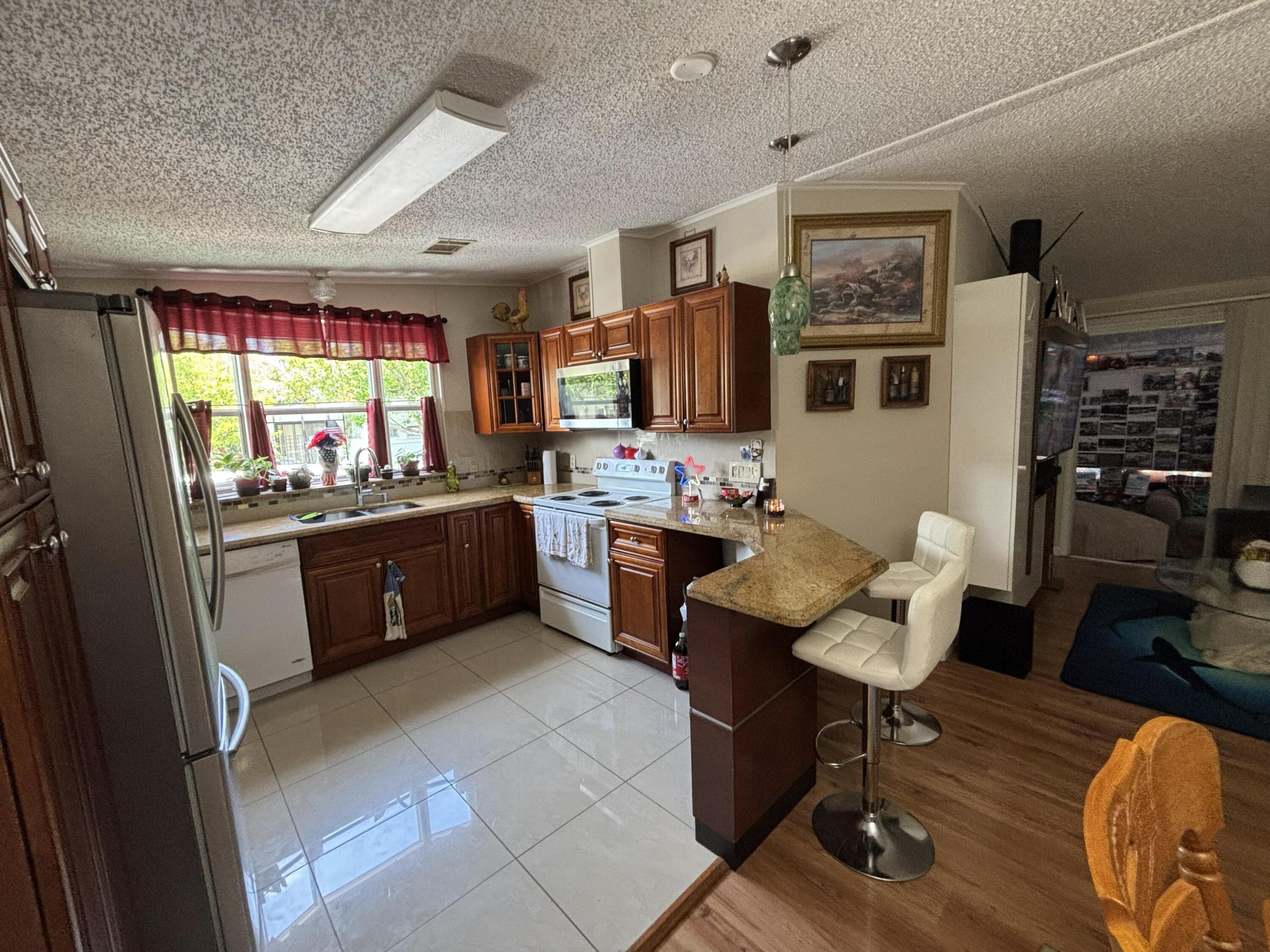 4520 Nw 68th Place Property Photo 14