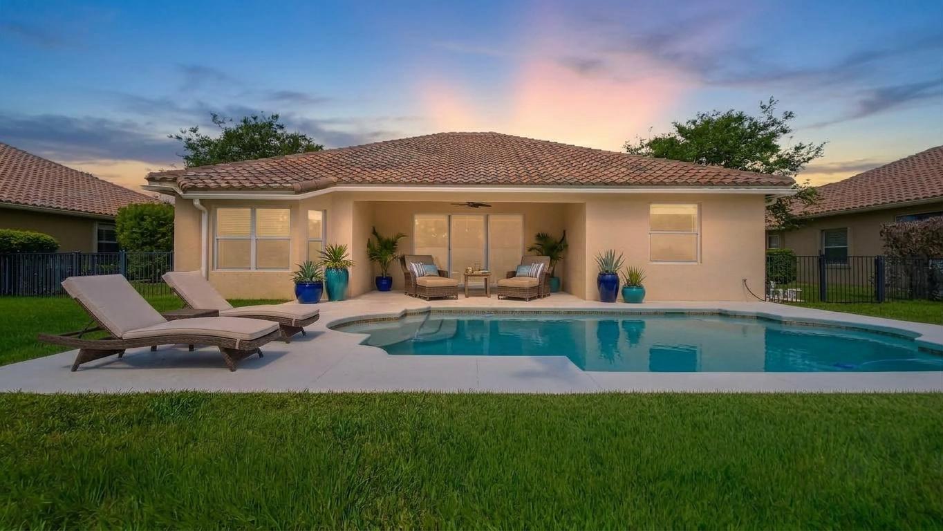7677 Fieldstone Ranch Square