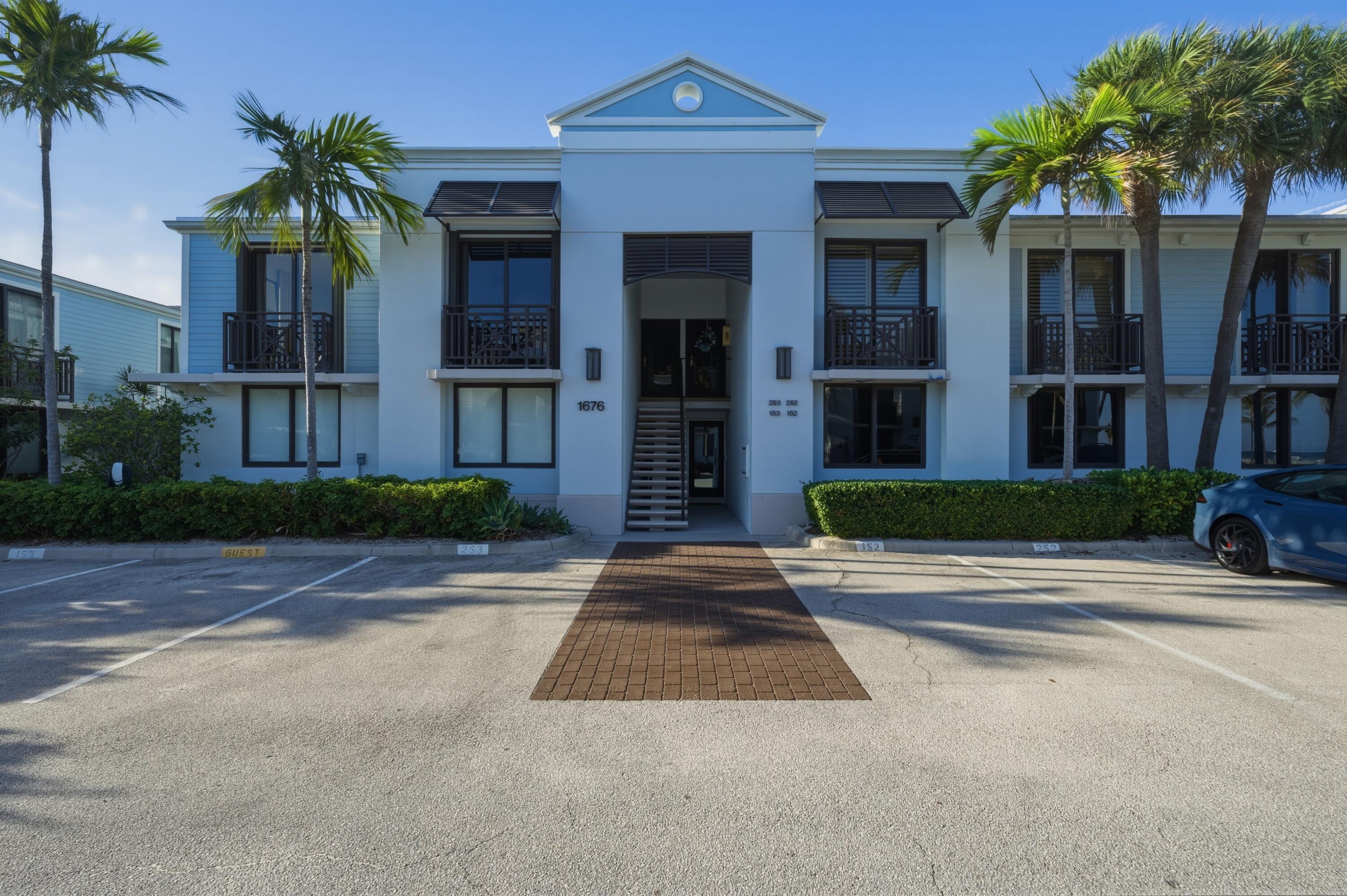 1676 S Ocean Lane 253 Property Photo 4