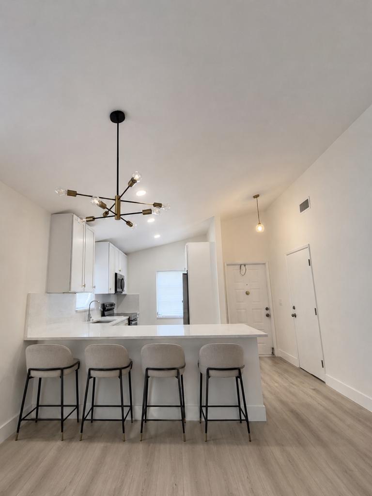 8101 Sweetbriar Way Property Photo 4