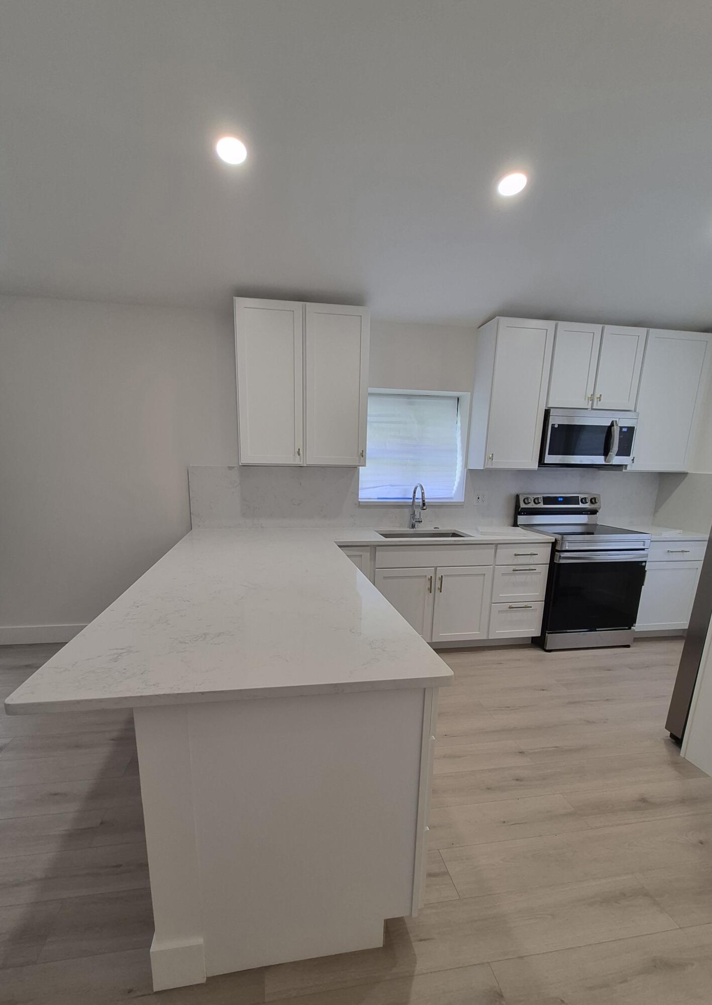 8101 Sweetbriar Way Property Photo 6
