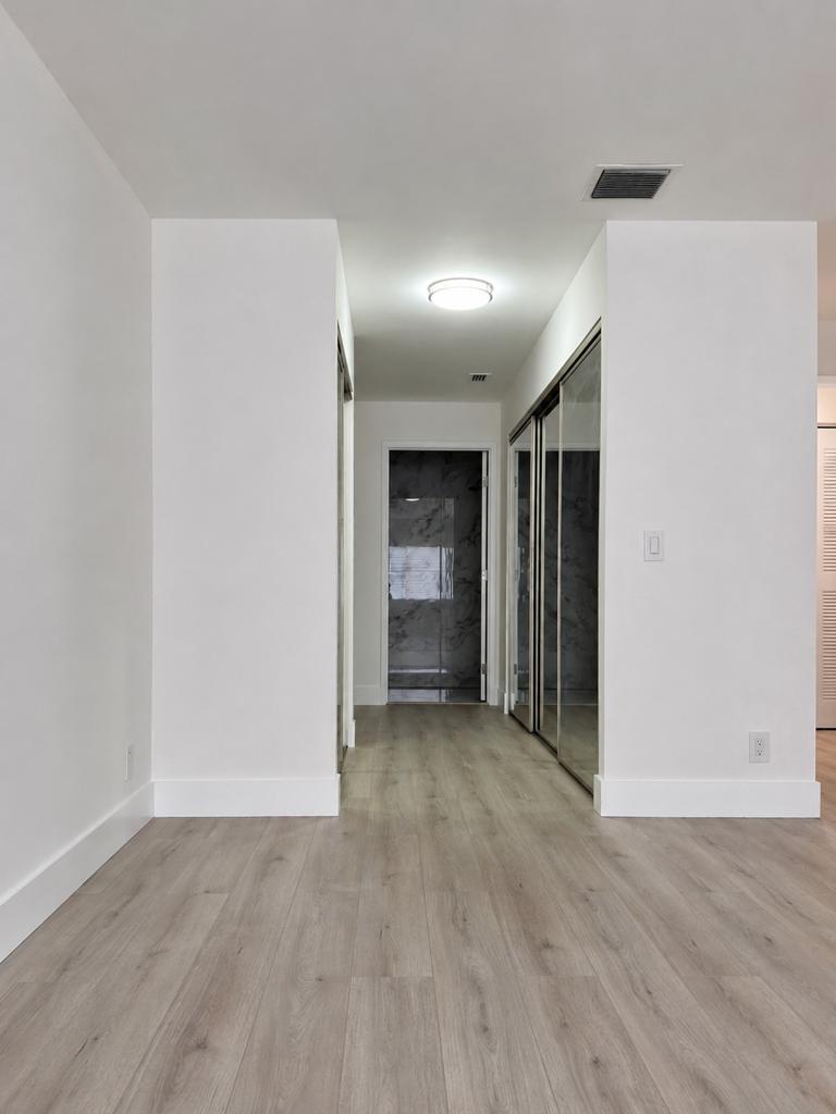 8101 Sweetbriar Way Property Photo 8