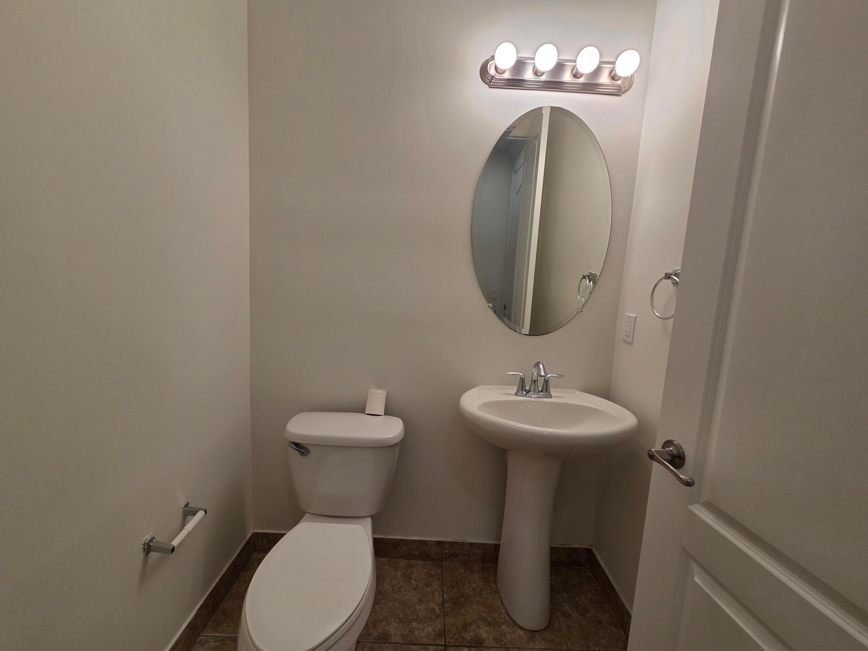 4507 Mediterranean Circle Property Photo 9