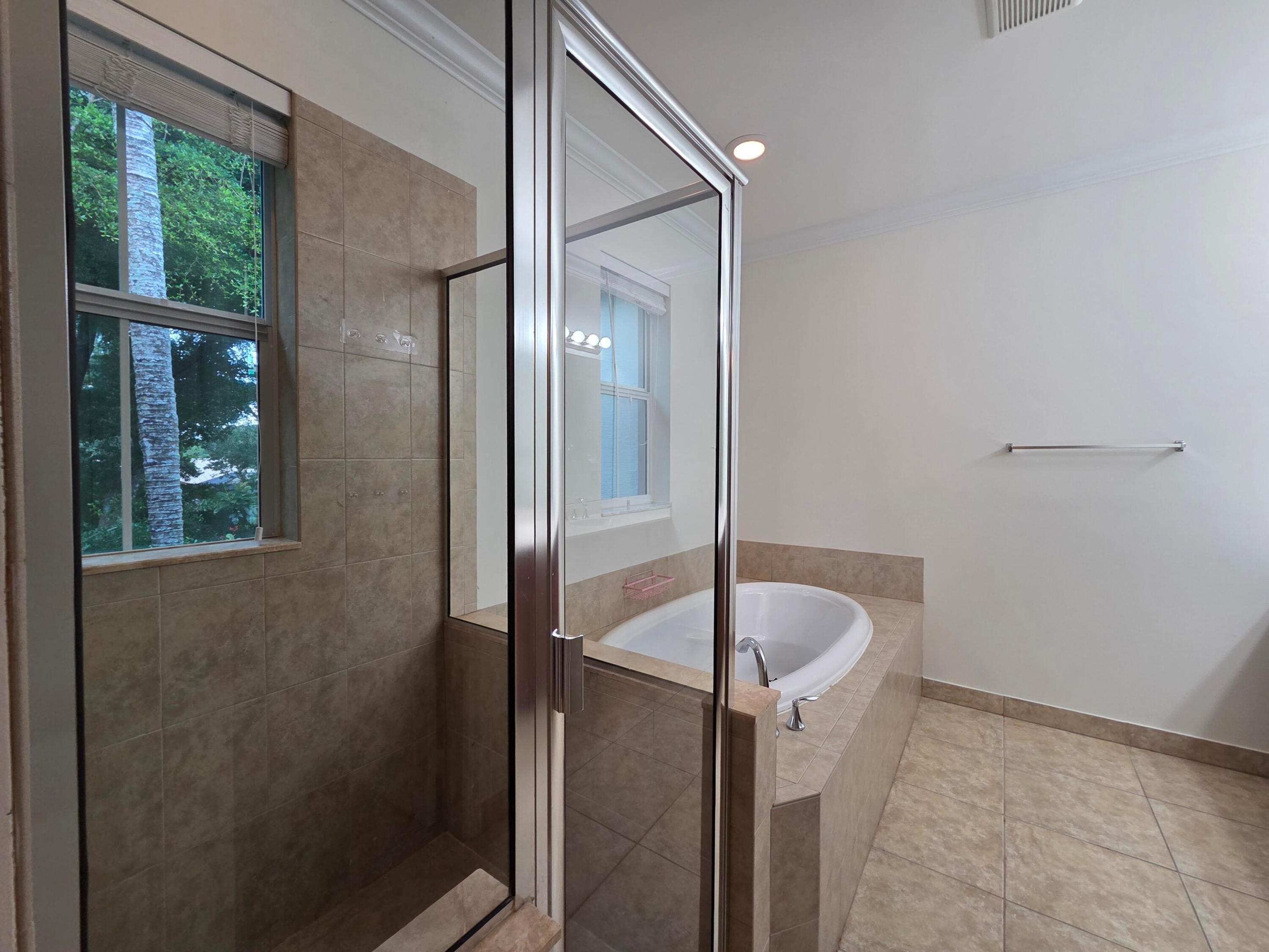 4507 Mediterranean Circle Property Photo 14