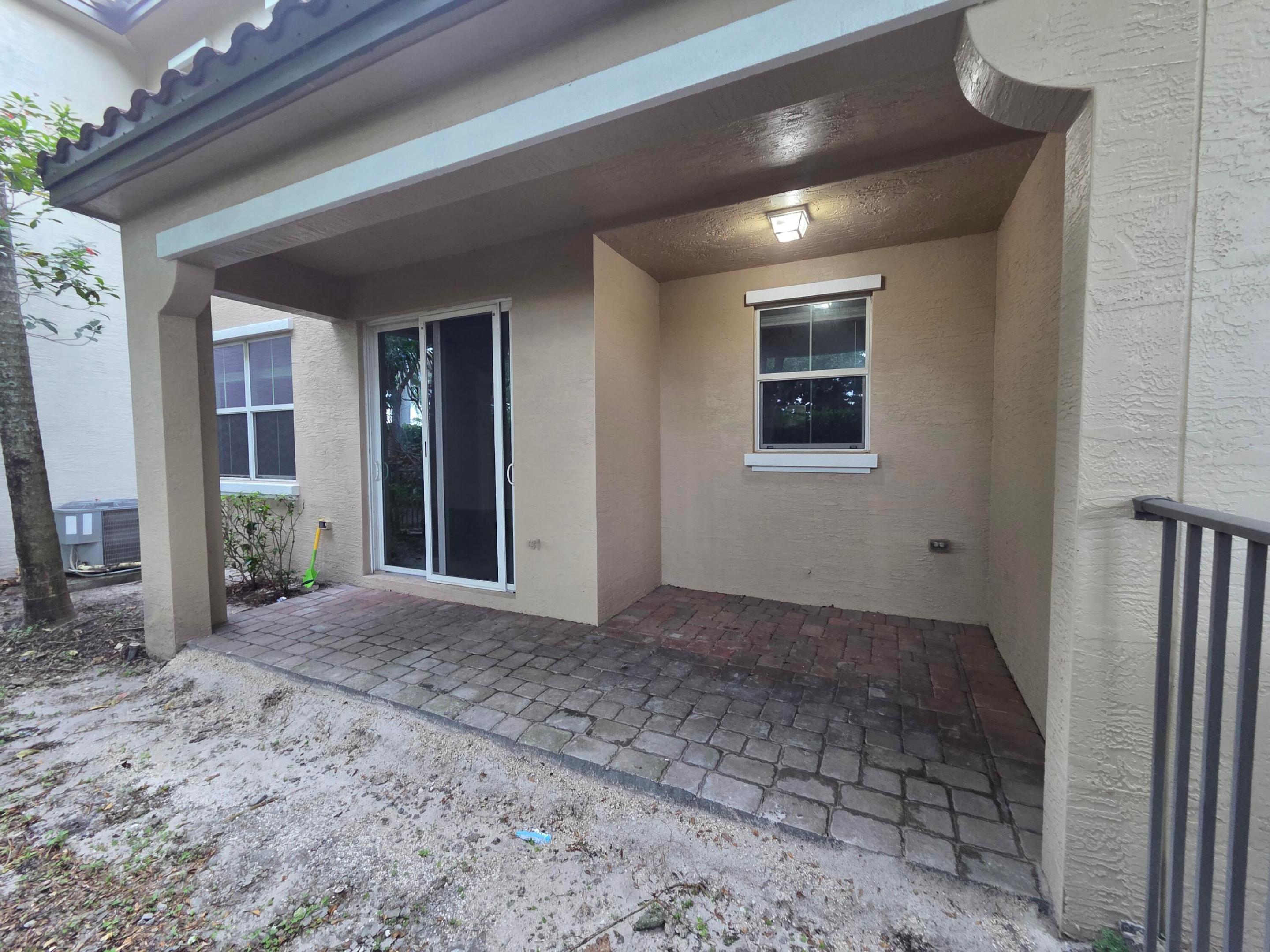 4507 Mediterranean Circle Property Photo 19