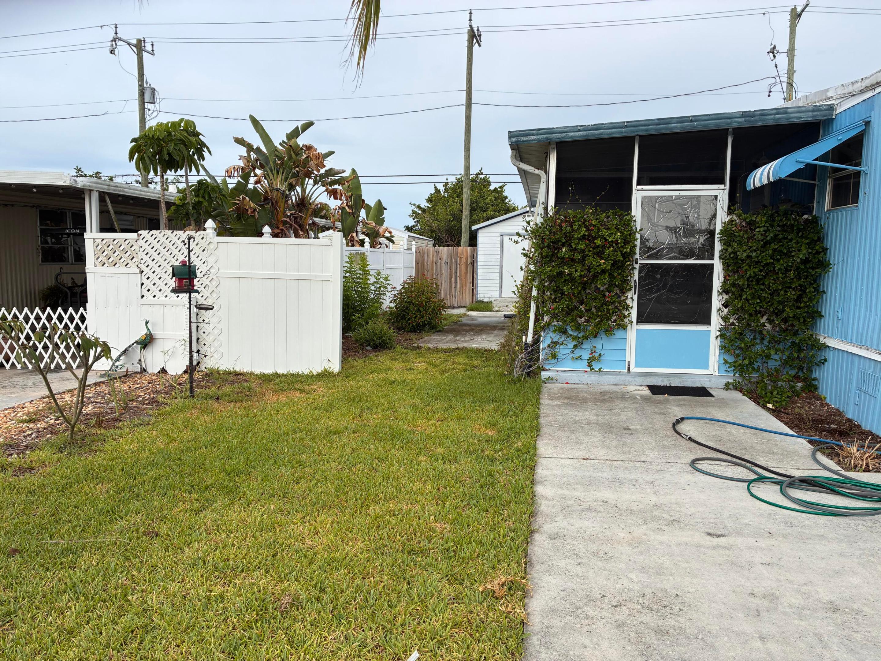 8268 Se Swan Avenue Property Photo 1