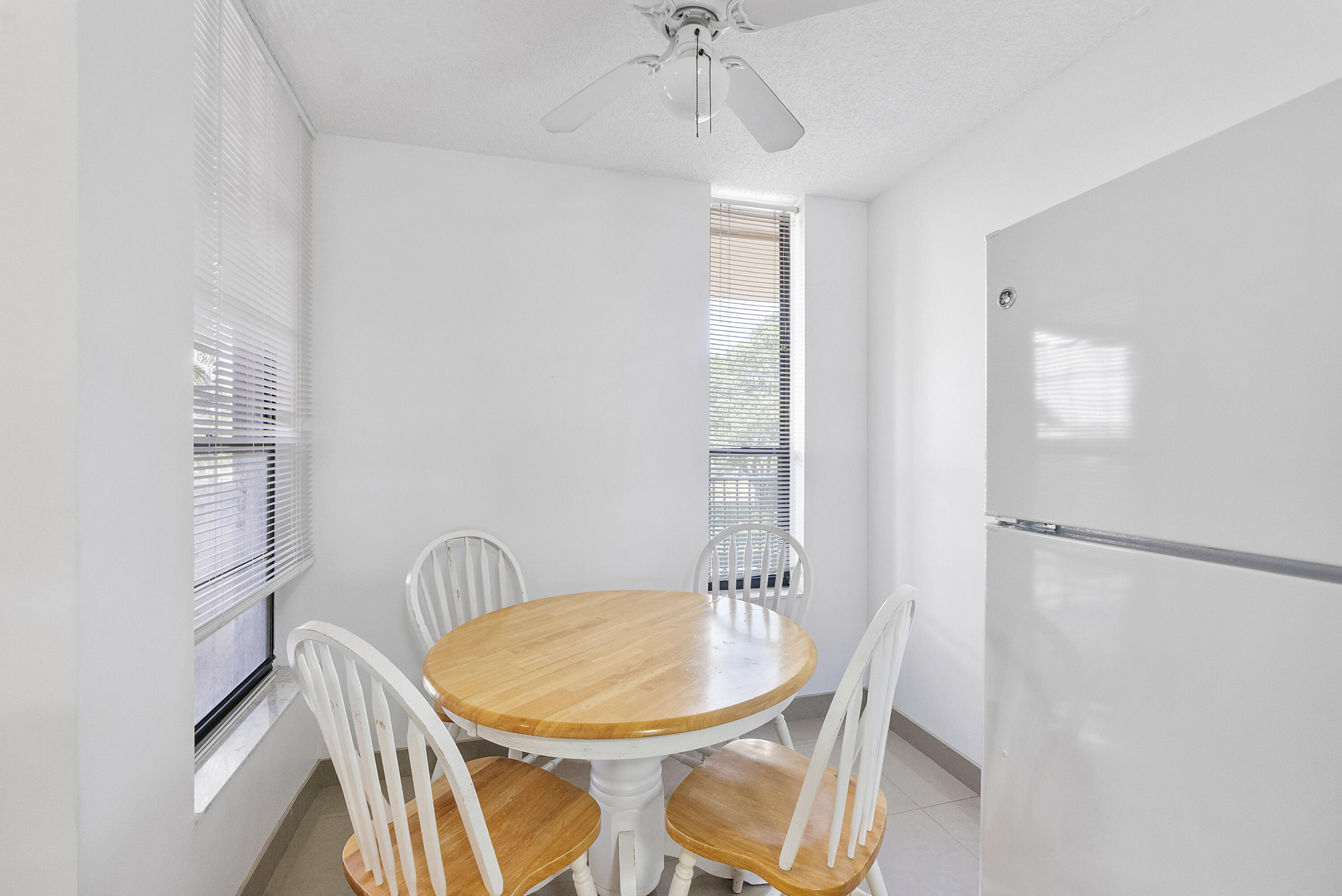5828 Coral Lake Drive Property Photo 7