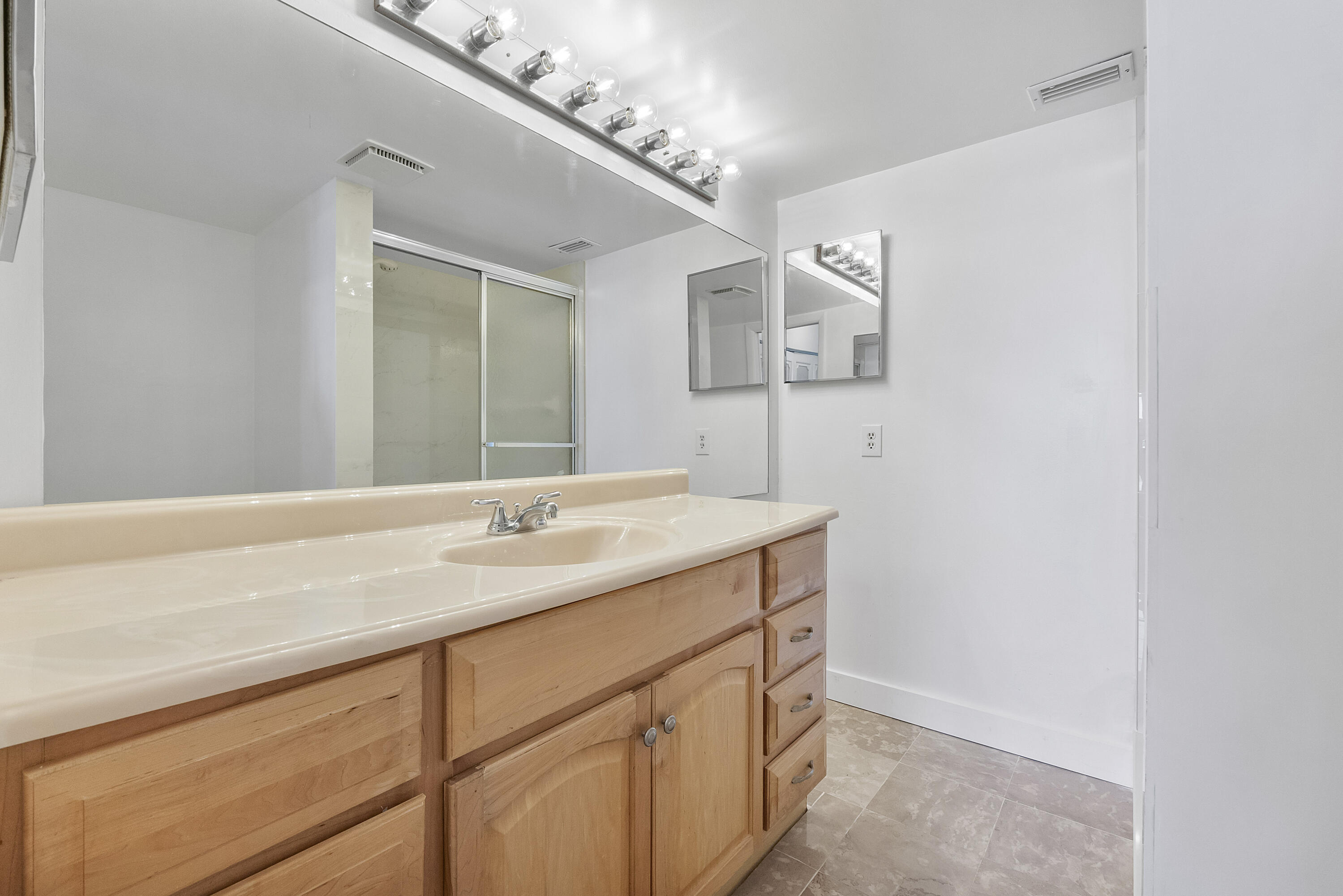 5828 Coral Lake Drive Property Photo 19