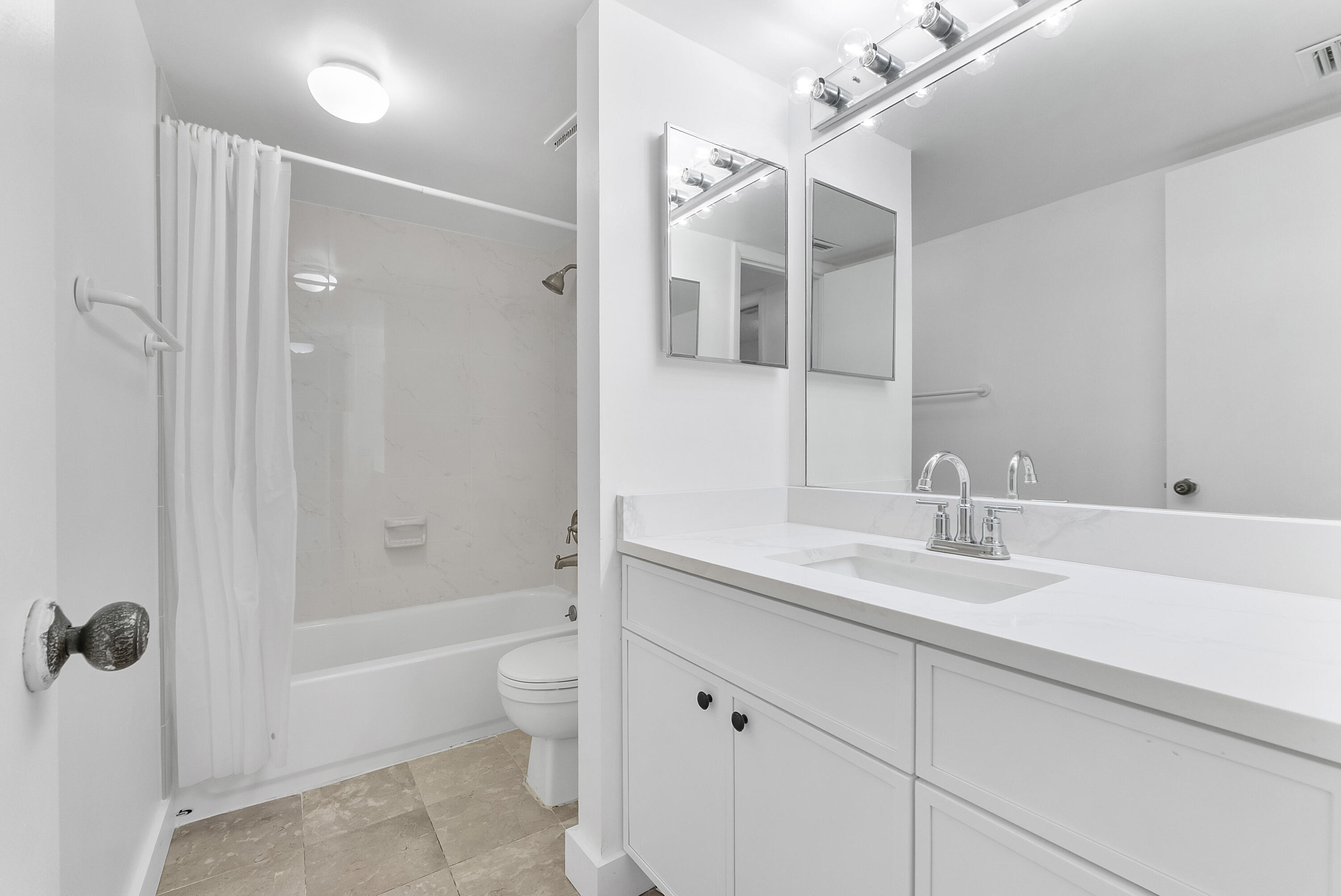 5828 Coral Lake Drive Property Photo 21