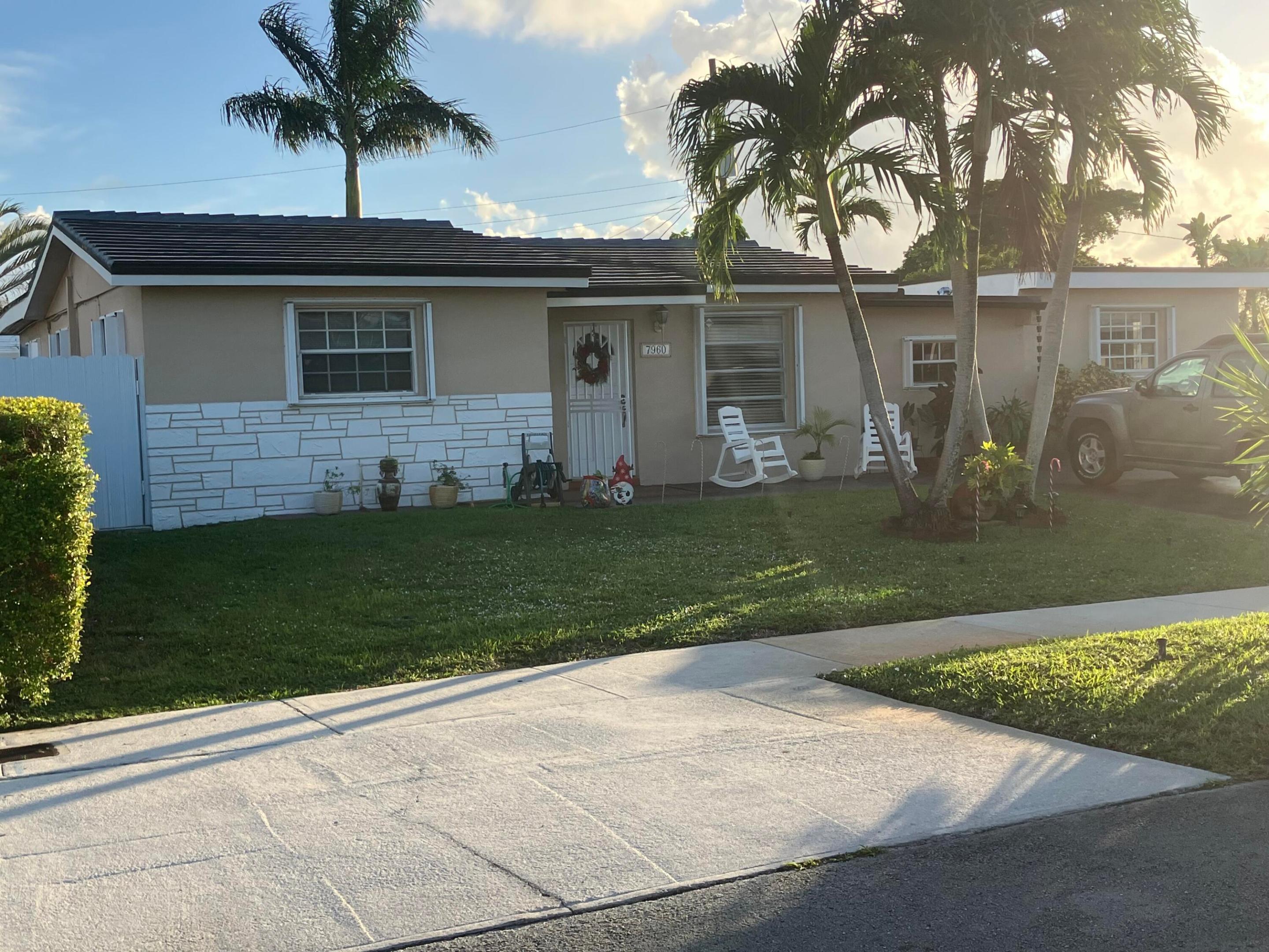 7960 Nw 174th Street Property Photo 1