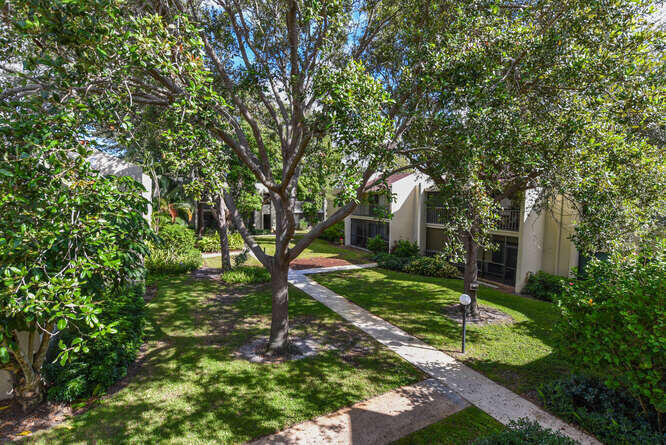150 Pineview Road L6 Property Photo 1